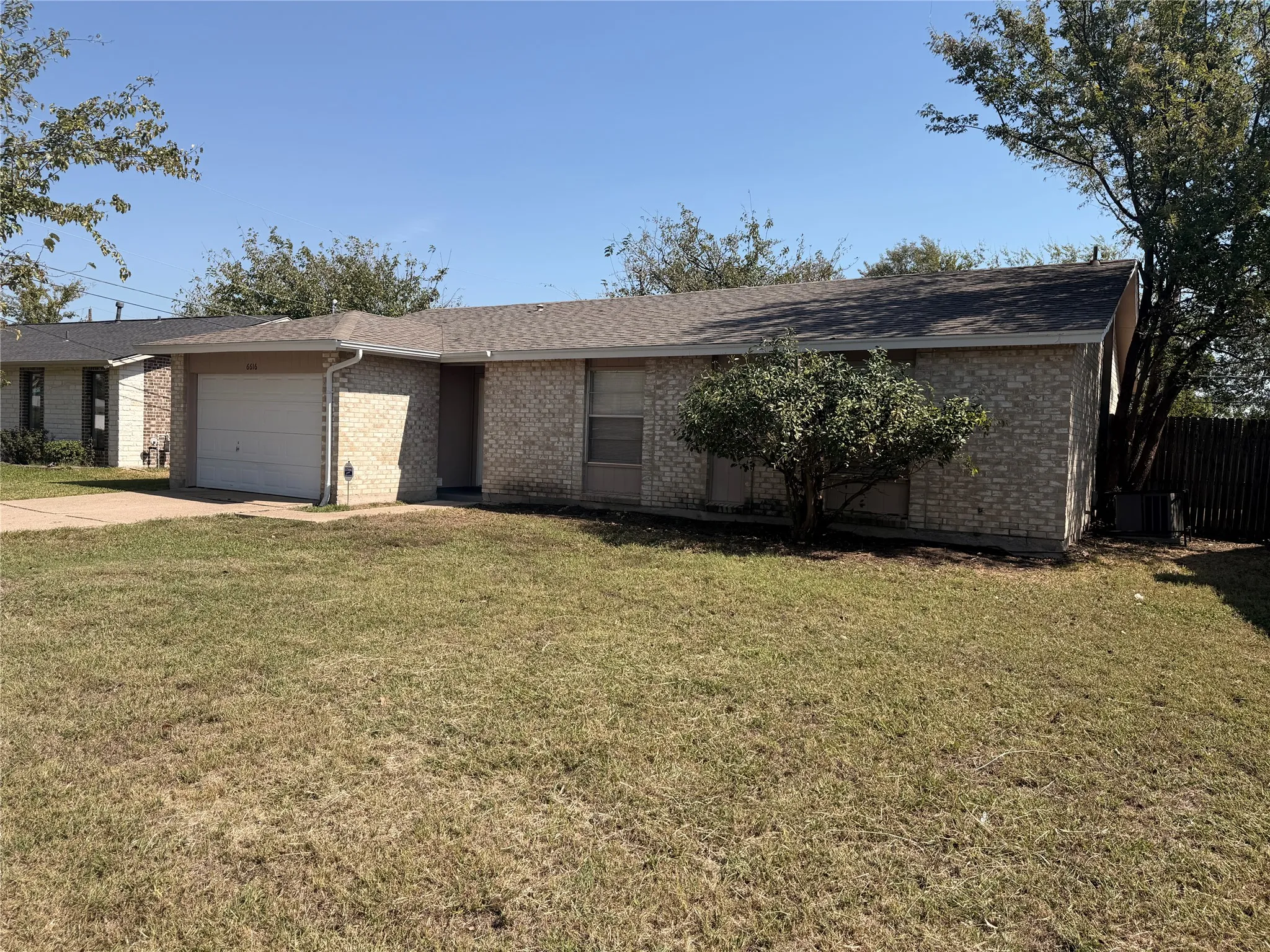 Single Family Residence For Rent in Tarrant County , 6616 Brookshire Trail, North Richland Hills, Texas 76182, 3 Bedroom, 2 Bathroom, 1 Garage spaces, 1,284 Sqft, built in 1972, mls#21409870, Real Estate Agent in North Richland Hills, Homes For Rent in Tarrant county, Homes For Rent in North Richland Hills, Realtor in North Richland Hills Texas, Real Estate Brokerage Independent Realty Texas, Luminita Cordes Realtor