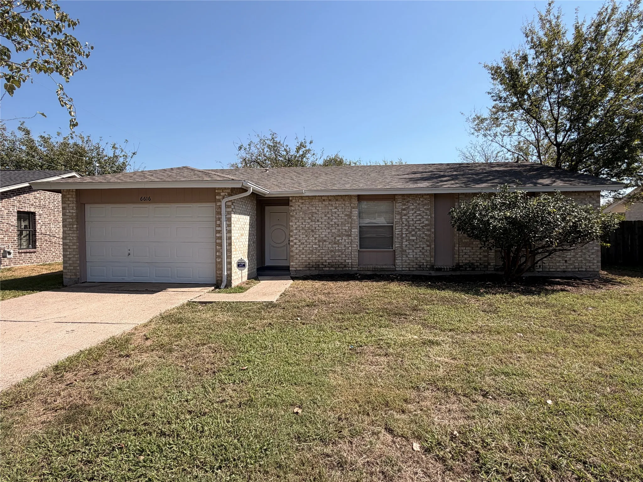 Single Family Residence For Rent