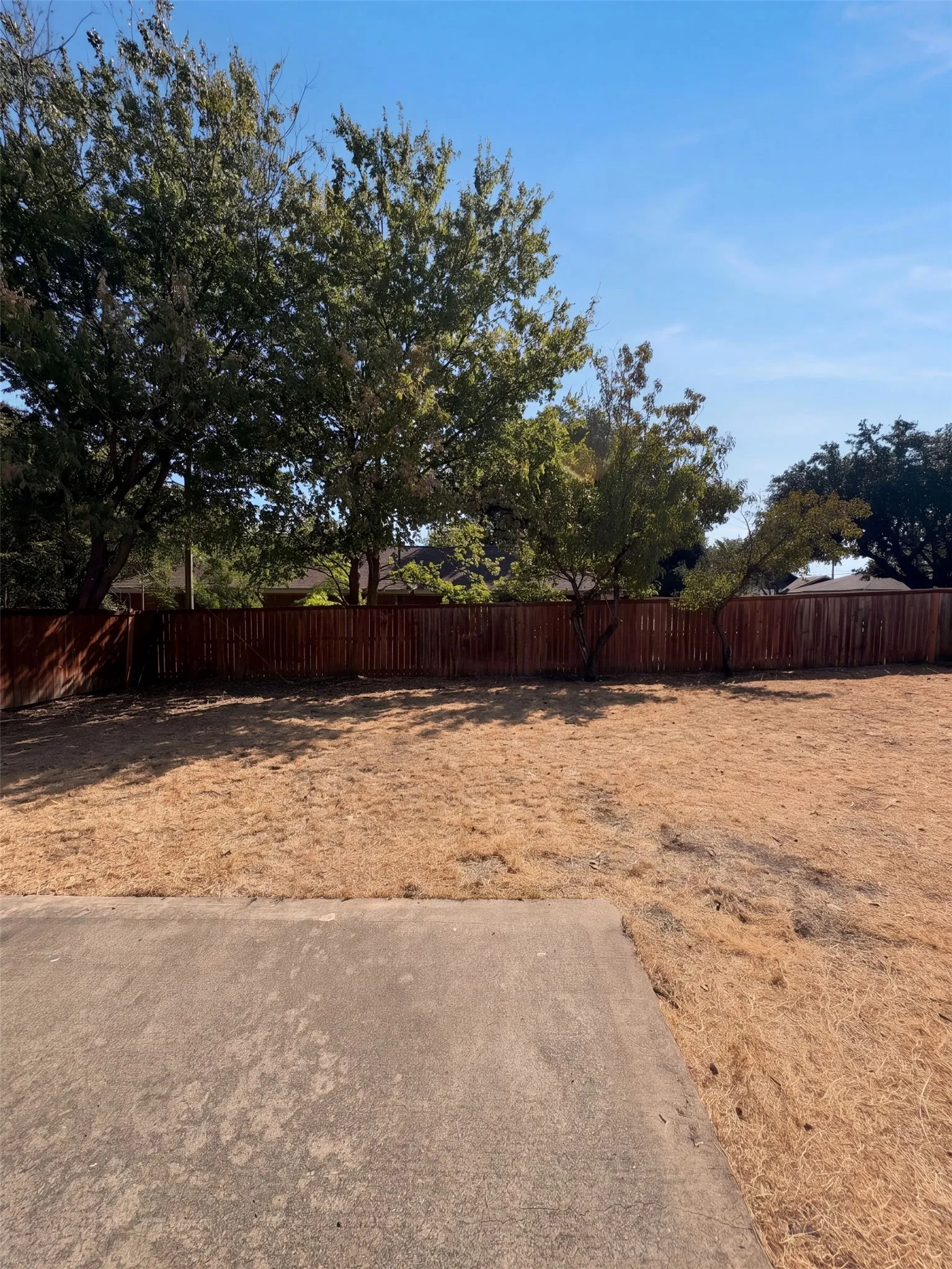 Single Family Residence For Sale in Collin County , 8724 Cameron Road, Frisco, Texas 75033, 3 Bedroom, 2 Bathroom, 2 Garage spaces, 1,623 Sqft, built in 1980, mls#21409869, Real Estate Agent in Frisco, Homes For Sale in Collin county, Homes For Sale in Frisco, Realtor in Frisco Texas, Real Estate Brokerage Independent Realty Texas, Luminita Cordes Realtor