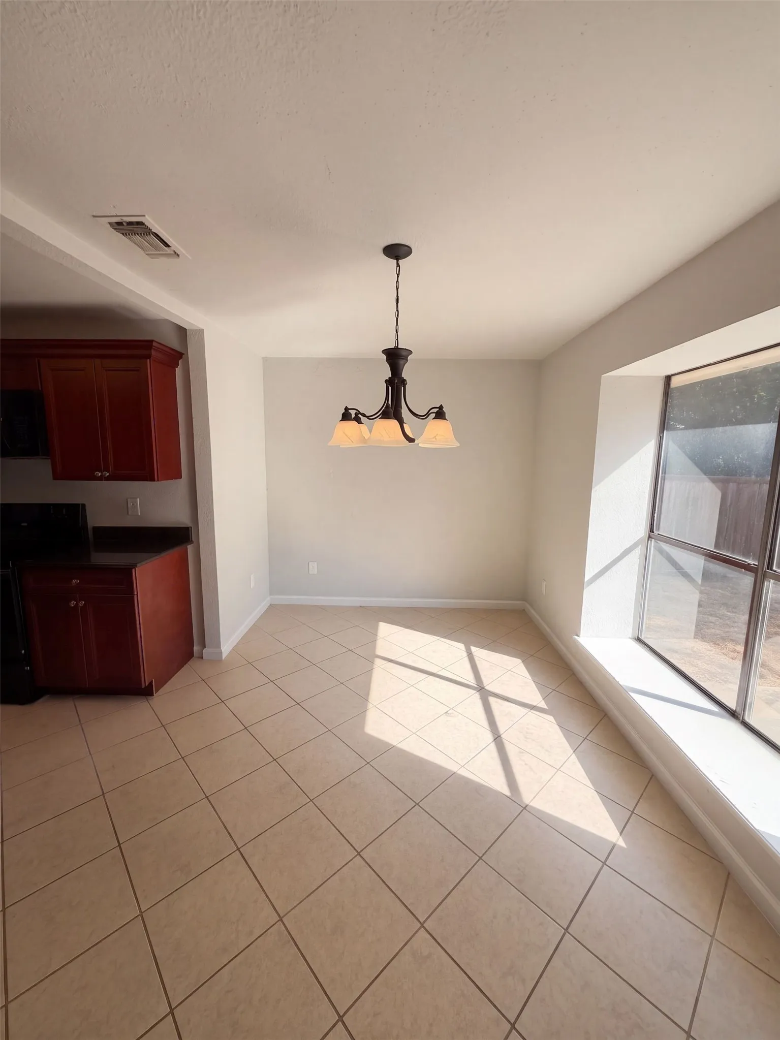 Single Family Residence For Sale in Collin County , 8724 Cameron Road, Frisco, Texas 75033, 3 Bedroom, 2 Bathroom, 2 Garage spaces, 1,623 Sqft, built in 1980, mls#21409869, Real Estate Agent in Frisco, Homes For Sale in Collin county, Homes For Sale in Frisco, Realtor in Frisco Texas, Real Estate Brokerage Independent Realty Texas, Luminita Cordes Realtor