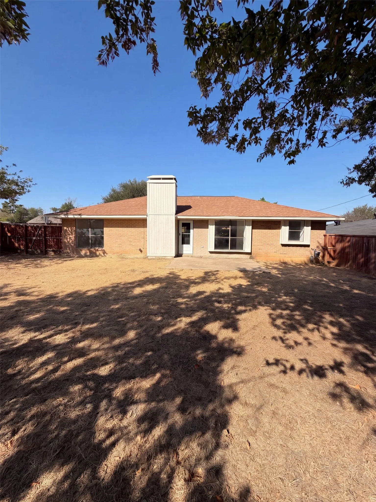 Single Family Residence For Sale in Collin County , 8724 Cameron Road, Frisco, Texas 75033, 3 Bedroom, 2 Bathroom, 2 Garage spaces, 1,623 Sqft, built in 1980, mls#21409869, Real Estate Agent in Frisco, Homes For Sale in Collin county, Homes For Sale in Frisco, Realtor in Frisco Texas, Real Estate Brokerage Independent Realty Texas, Luminita Cordes Realtor