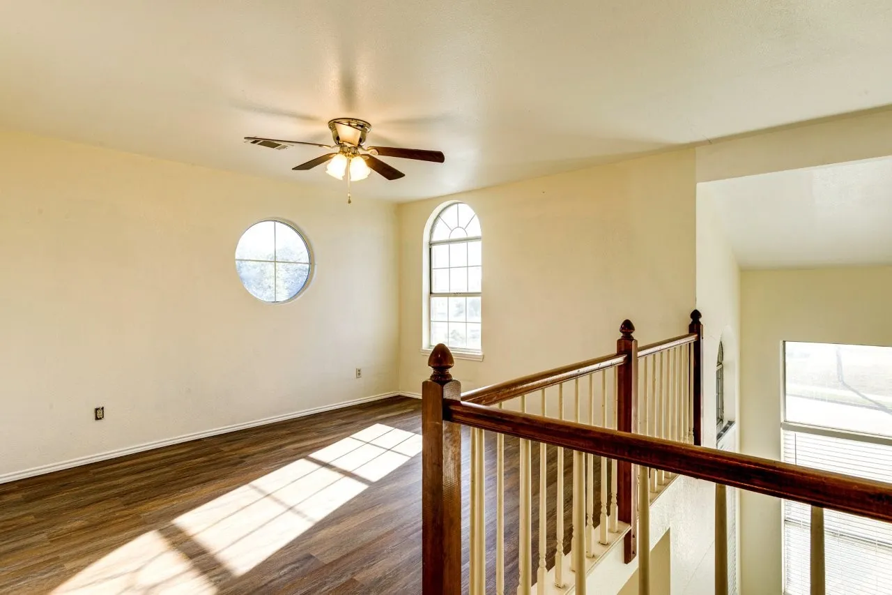Single Family Residence For Sale in Dallas County , 5303 Waterford Drive, Mesquite, Texas 75150, 3 Bedroom, 2 Bathroom, 1 Garage spaces, 1,676 Sqft, built in 1986, mls#21409880, Real Estate Agent in Mesquite, Homes For Sale in Dallas county, Homes For Sale in Mesquite, Realtor in Mesquite Texas, Real Estate Brokerage Independent Realty Texas, Luminita Cordes Realtor