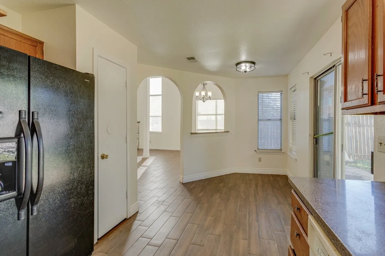 Single Family Residence For Sale in Dallas County , 5303 Waterford Drive, Mesquite, Texas 75150, 3 Bedroom, 2 Bathroom, 1 Garage spaces, 1,676 Sqft, built in 1986, mls#21409880, Real Estate Agent in Mesquite, Homes For Sale in Dallas county, Homes For Sale in Mesquite, Realtor in Mesquite Texas, Real Estate Brokerage Independent Realty Texas, Luminita Cordes Realtor