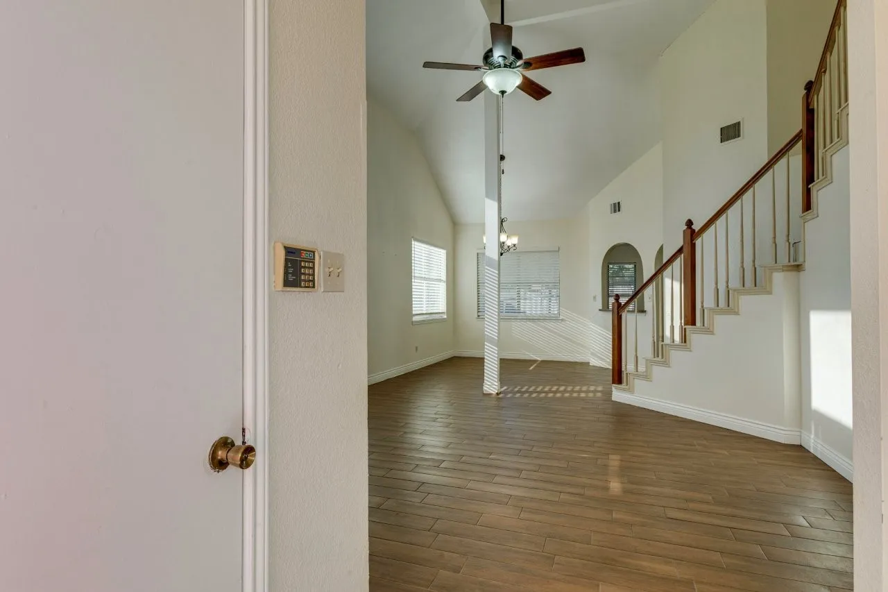 Single Family Residence For Sale in Dallas County , 5303 Waterford Drive, Mesquite, Texas 75150, 3 Bedroom, 2 Bathroom, 1 Garage spaces, 1,676 Sqft, built in 1986, mls#21409880, Real Estate Agent in Mesquite, Homes For Sale in Dallas county, Homes For Sale in Mesquite, Realtor in Mesquite Texas, Real Estate Brokerage Independent Realty Texas, Luminita Cordes Realtor
