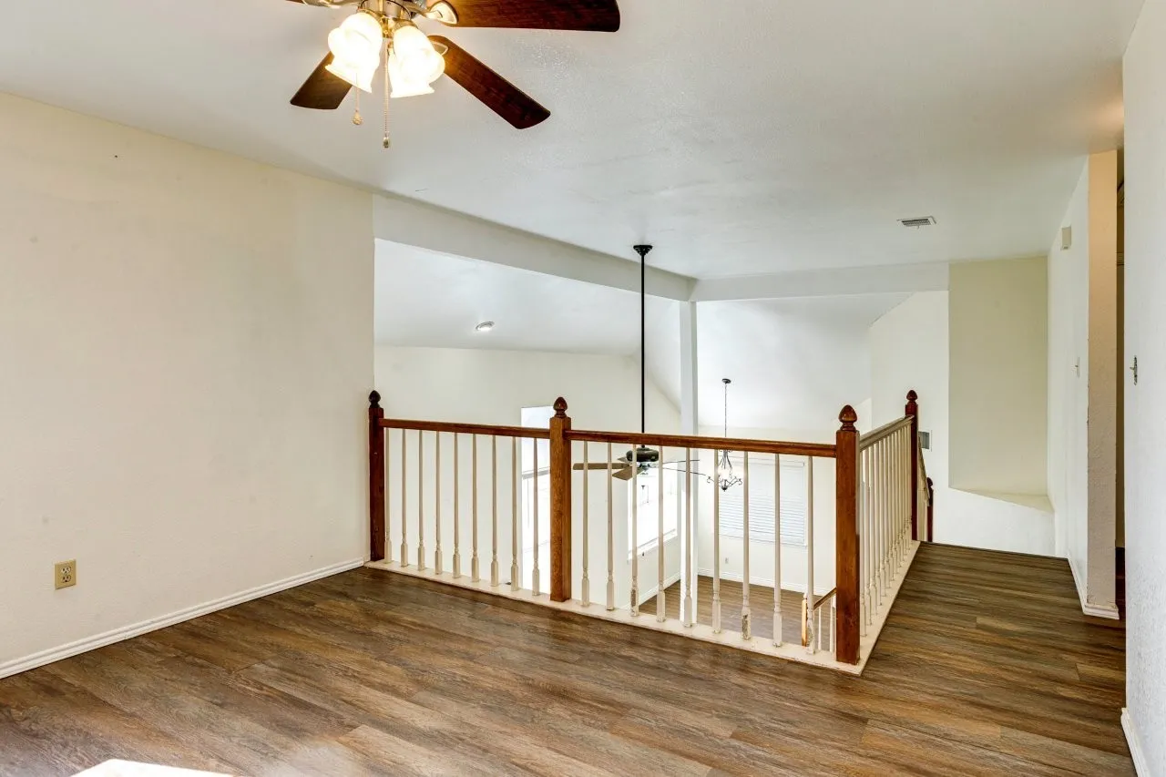Single Family Residence For Sale in Dallas County , 5303 Waterford Drive, Mesquite, Texas 75150, 3 Bedroom, 2 Bathroom, 1 Garage spaces, 1,676 Sqft, built in 1986, mls#21409880, Real Estate Agent in Mesquite, Homes For Sale in Dallas county, Homes For Sale in Mesquite, Realtor in Mesquite Texas, Real Estate Brokerage Independent Realty Texas, Luminita Cordes Realtor