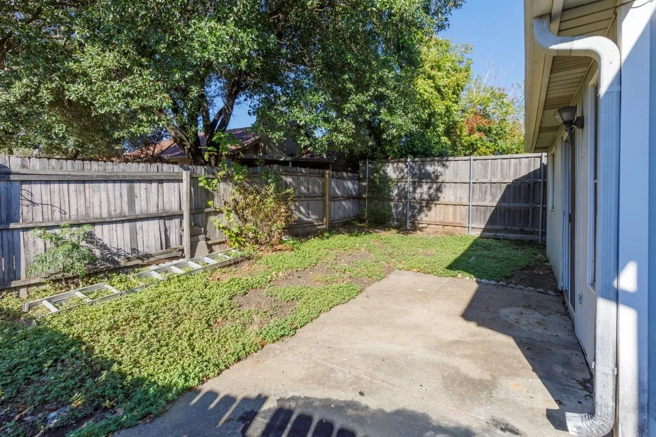 Single Family Residence For Sale in Dallas County , 5303 Waterford Drive, Mesquite, Texas 75150, 3 Bedroom, 2 Bathroom, 1 Garage spaces, 1,676 Sqft, built in 1986, mls#21409880, Real Estate Agent in Mesquite, Homes For Sale in Dallas county, Homes For Sale in Mesquite, Realtor in Mesquite Texas, Real Estate Brokerage Independent Realty Texas, Luminita Cordes Realtor