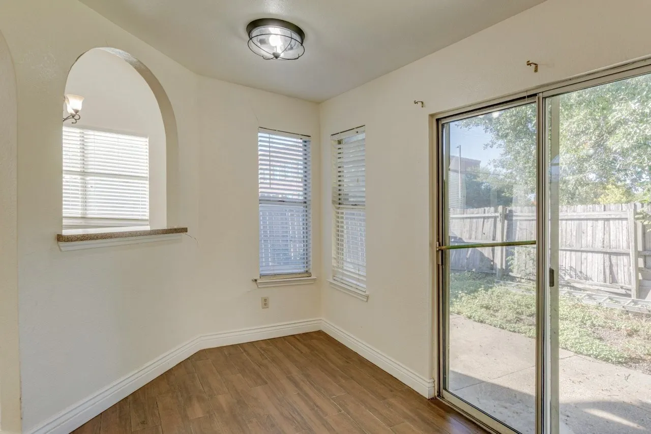 Single Family Residence For Sale in Dallas County , 5303 Waterford Drive, Mesquite, Texas 75150, 3 Bedroom, 2 Bathroom, 1 Garage spaces, 1,676 Sqft, built in 1986, mls#21409880, Real Estate Agent in Mesquite, Homes For Sale in Dallas county, Homes For Sale in Mesquite, Realtor in Mesquite Texas, Real Estate Brokerage Independent Realty Texas, Luminita Cordes Realtor
