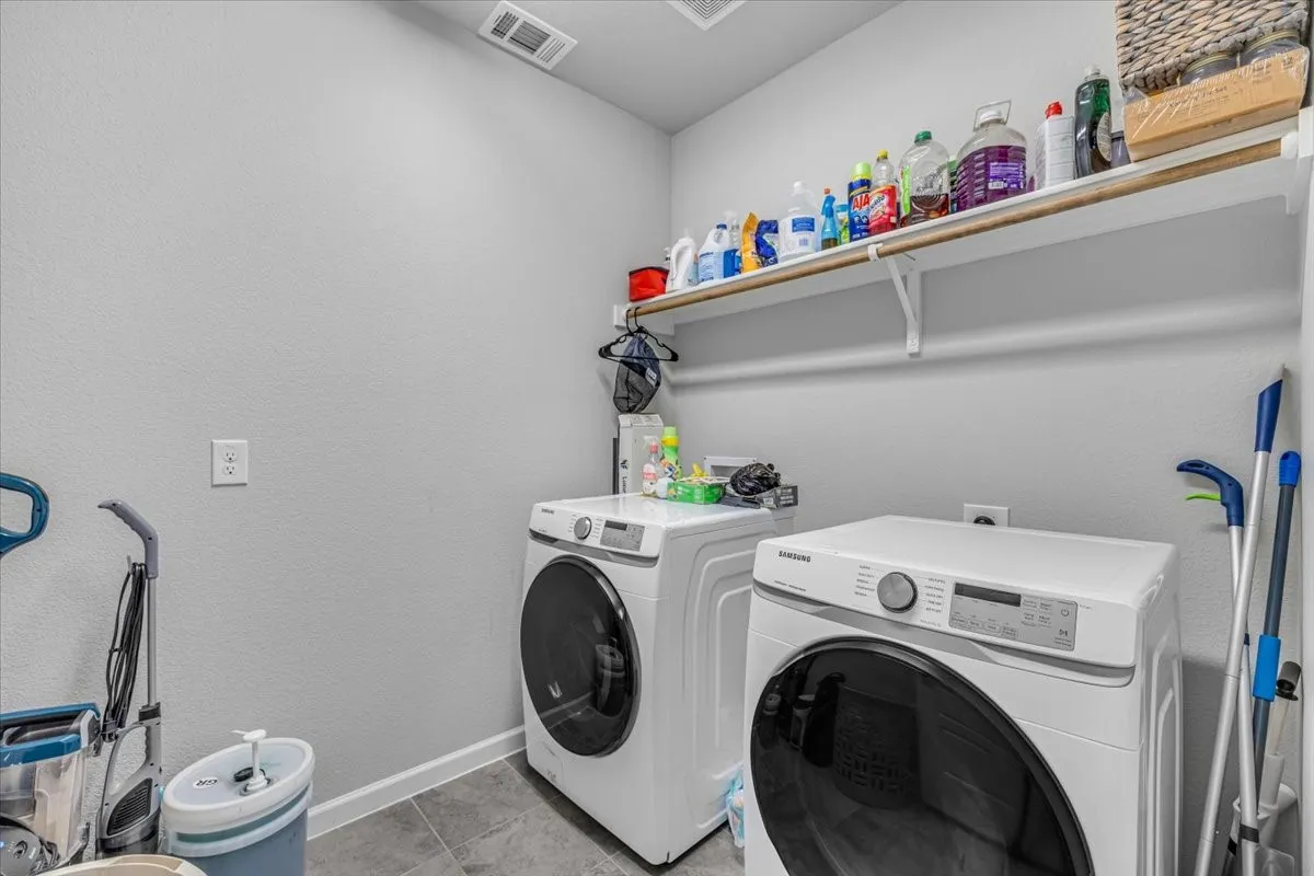 Single Family Residence For Sale in Tarrant County , 5341 waterview Court, Haltom City, Texas 76137, 4 Bedroom, 3 Bathroom, 2 Garage spaces, 3,537 Sqft, built in 2021, mls#21406130, Real Estate Agent in Haltom City, Homes For Sale in Tarrant county, Homes For Sale in Haltom City, Realtor in Haltom City Texas, Real Estate Brokerage Independent Realty Texas, Luminita Cordes Realtor