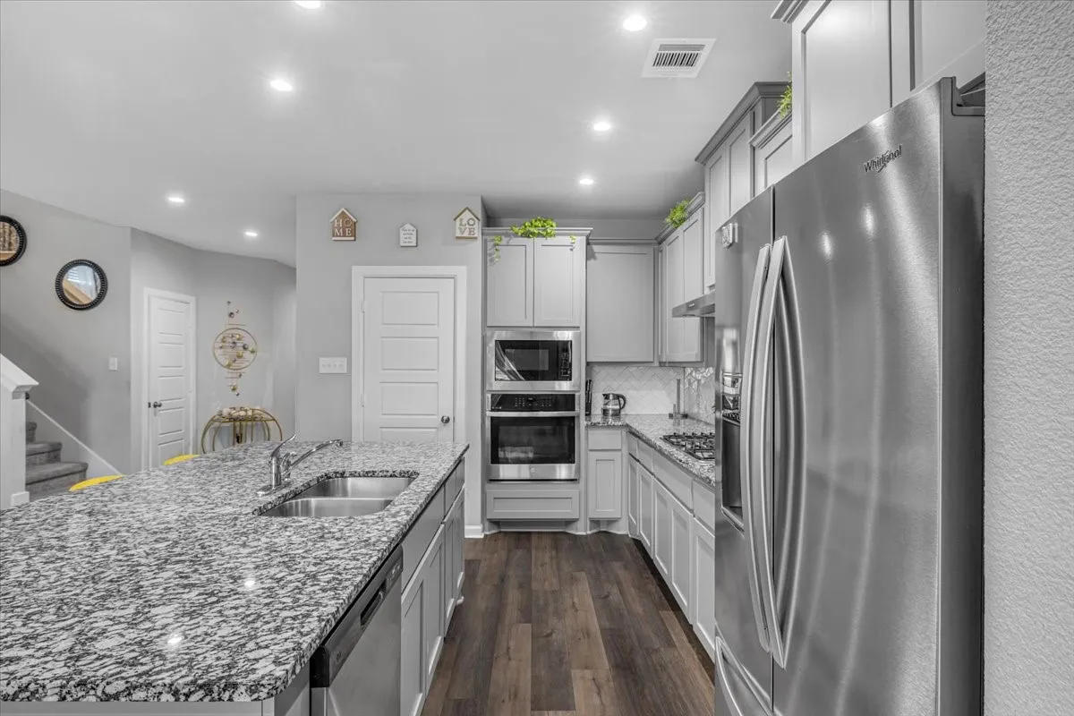 Single Family Residence For Sale in Tarrant County , 5341 waterview Court, Haltom City, Texas 76137, 4 Bedroom, 3 Bathroom, 2 Garage spaces, 3,537 Sqft, built in 2021, mls#21406130, Real Estate Agent in Haltom City, Homes For Sale in Tarrant county, Homes For Sale in Haltom City, Realtor in Haltom City Texas, Real Estate Brokerage Independent Realty Texas, Luminita Cordes Realtor