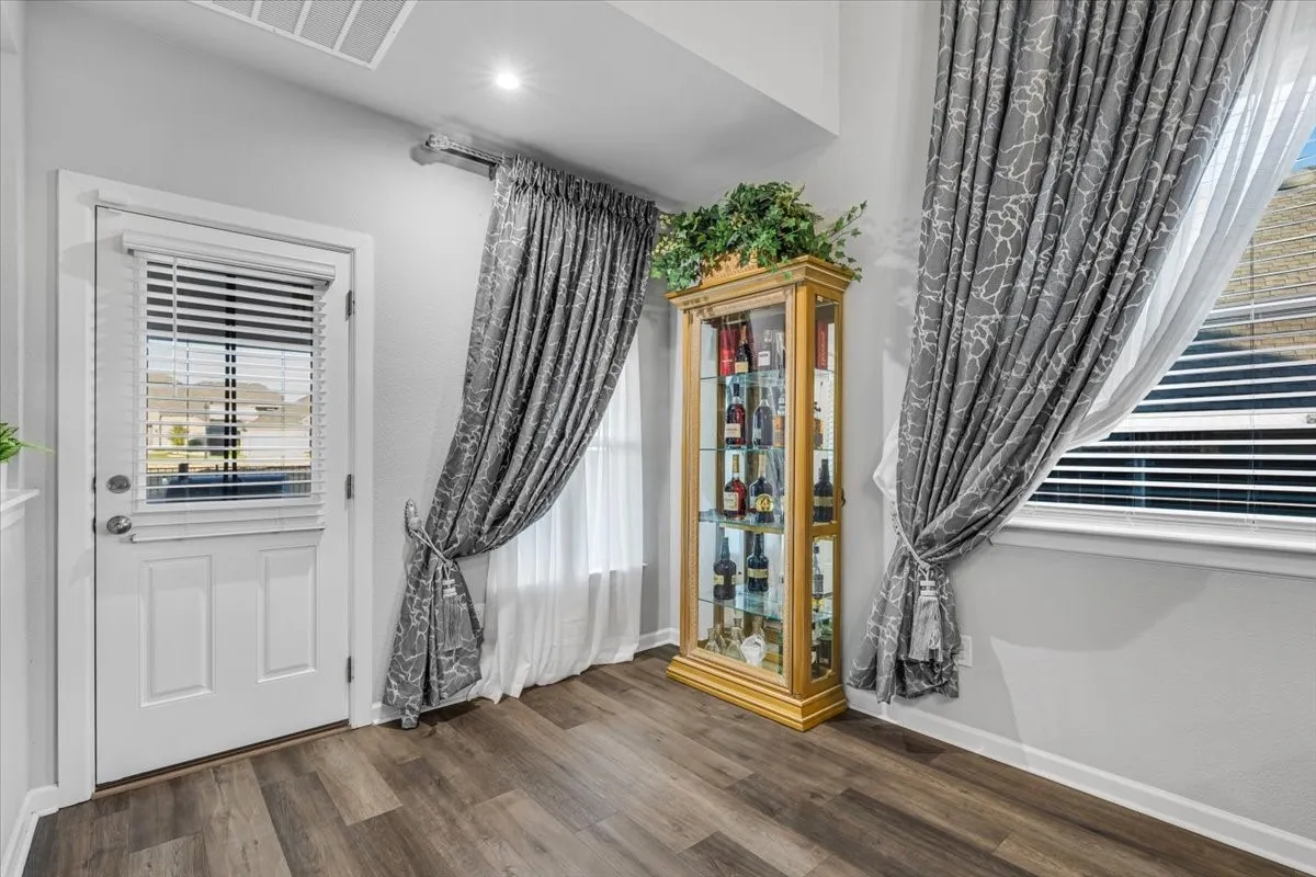 Single Family Residence For Sale in Tarrant County , 5341 waterview Court, Haltom City, Texas 76137, 4 Bedroom, 3 Bathroom, 2 Garage spaces, 3,537 Sqft, built in 2021, mls#21406130, Real Estate Agent in Haltom City, Homes For Sale in Tarrant county, Homes For Sale in Haltom City, Realtor in Haltom City Texas, Real Estate Brokerage Independent Realty Texas, Luminita Cordes Realtor