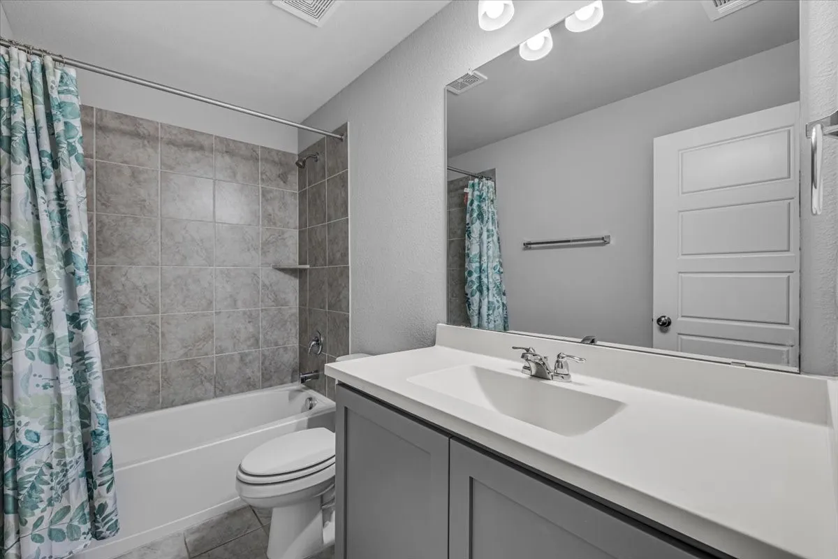 Single Family Residence For Sale in Tarrant County , 5341 waterview Court, Haltom City, Texas 76137, 4 Bedroom, 3 Bathroom, 2 Garage spaces, 3,537 Sqft, built in 2021, mls#21406130, Real Estate Agent in Haltom City, Homes For Sale in Tarrant county, Homes For Sale in Haltom City, Realtor in Haltom City Texas, Real Estate Brokerage Independent Realty Texas, Luminita Cordes Realtor