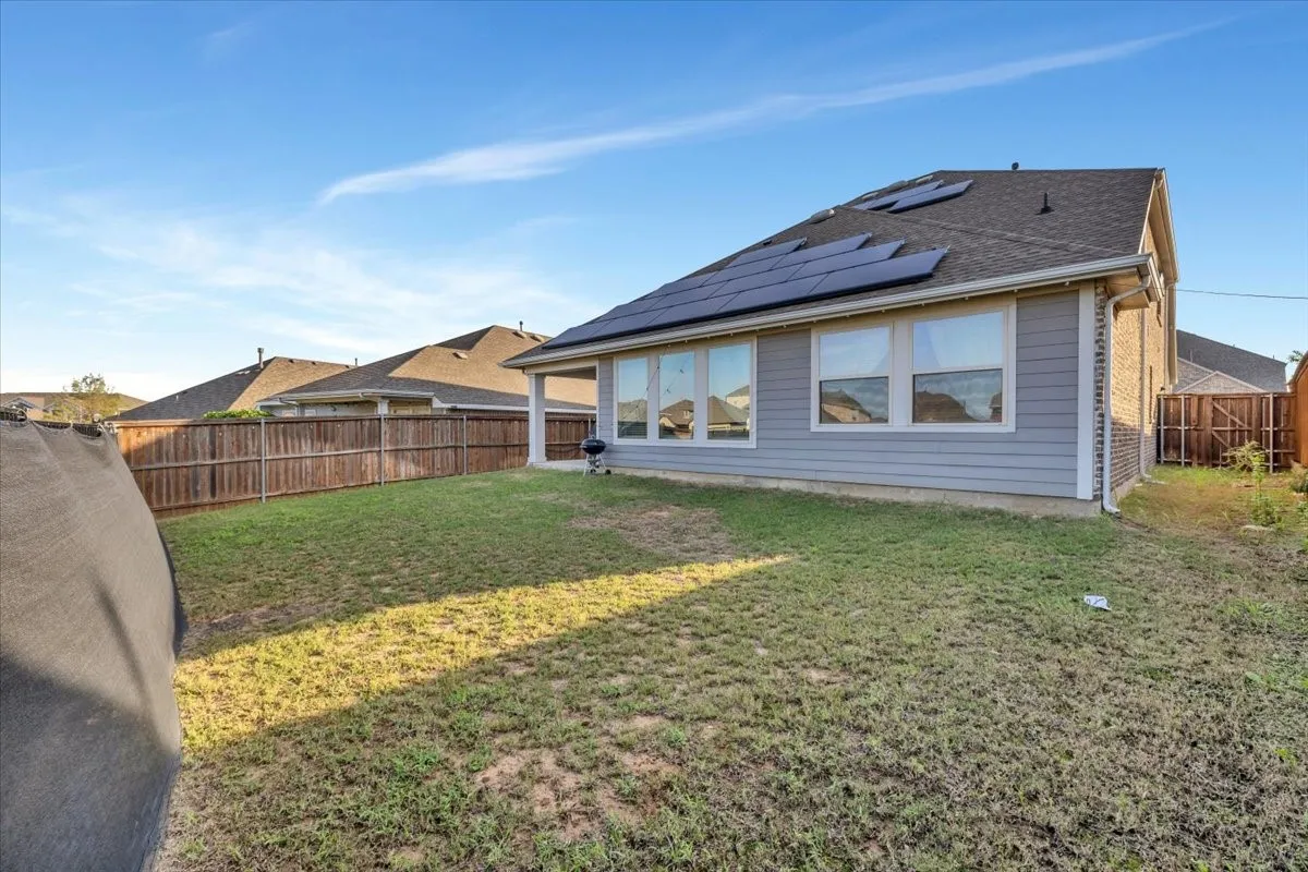 Single Family Residence For Sale in Tarrant County , 5341 waterview Court, Haltom City, Texas 76137, 4 Bedroom, 3 Bathroom, 2 Garage spaces, 3,537 Sqft, built in 2021, mls#21406130, Real Estate Agent in Haltom City, Homes For Sale in Tarrant county, Homes For Sale in Haltom City, Realtor in Haltom City Texas, Real Estate Brokerage Independent Realty Texas, Luminita Cordes Realtor