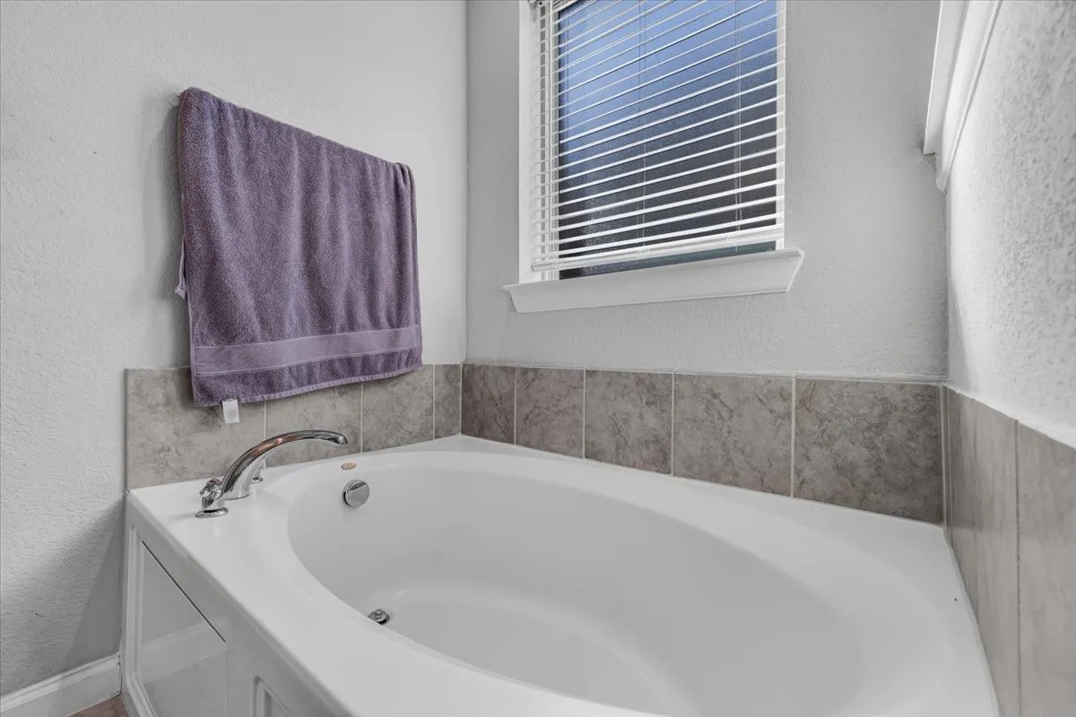 Single Family Residence For Sale in Tarrant County , 5341 waterview Court, Haltom City, Texas 76137, 4 Bedroom, 3 Bathroom, 2 Garage spaces, 3,537 Sqft, built in 2021, mls#21406130, Real Estate Agent in Haltom City, Homes For Sale in Tarrant county, Homes For Sale in Haltom City, Realtor in Haltom City Texas, Real Estate Brokerage Independent Realty Texas, Luminita Cordes Realtor