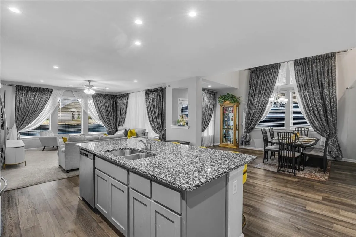 Single Family Residence For Sale in Tarrant County , 5341 waterview Court, Haltom City, Texas 76137, 4 Bedroom, 3 Bathroom, 2 Garage spaces, 3,537 Sqft, built in 2021, mls#21406130, Real Estate Agent in Haltom City, Homes For Sale in Tarrant county, Homes For Sale in Haltom City, Realtor in Haltom City Texas, Real Estate Brokerage Independent Realty Texas, Luminita Cordes Realtor