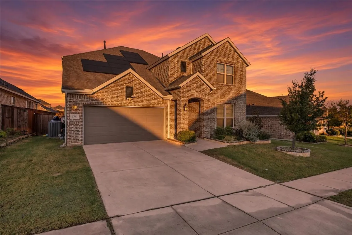 Single Family Residence For Sale in Tarrant County , 5341 waterview Court, Haltom City, Texas 76137, 4 Bedroom, 3 Bathroom, 2 Garage spaces, 3,537 Sqft, built in 2021, mls#21406130, Real Estate Agent in Haltom City, Homes For Sale in Tarrant county, Homes For Sale in Haltom City, Realtor in Haltom City Texas, Real Estate Brokerage Independent Realty Texas, Luminita Cordes Realtor