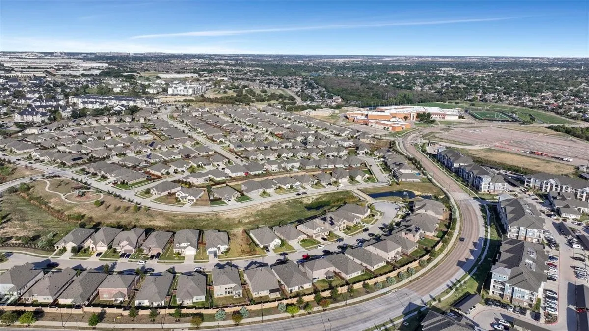 Single Family Residence For Sale in Tarrant County , 5341 waterview Court, Haltom City, Texas 76137, 4 Bedroom, 3 Bathroom, 2 Garage spaces, 3,537 Sqft, built in 2021, mls#21406130, Real Estate Agent in Haltom City, Homes For Sale in Tarrant county, Homes For Sale in Haltom City, Realtor in Haltom City Texas, Real Estate Brokerage Independent Realty Texas, Luminita Cordes Realtor