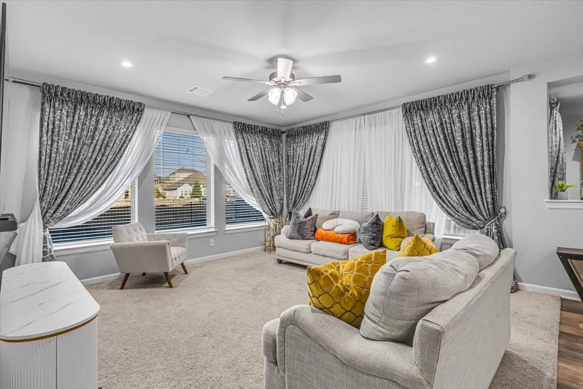 Single Family Residence For Sale in Tarrant County , 5341 waterview Court, Haltom City, Texas 76137, 4 Bedroom, 3 Bathroom, 2 Garage spaces, 3,537 Sqft, built in 2021, mls#21406130, Real Estate Agent in Haltom City, Homes For Sale in Tarrant county, Homes For Sale in Haltom City, Realtor in Haltom City Texas, Real Estate Brokerage Independent Realty Texas, Luminita Cordes Realtor
