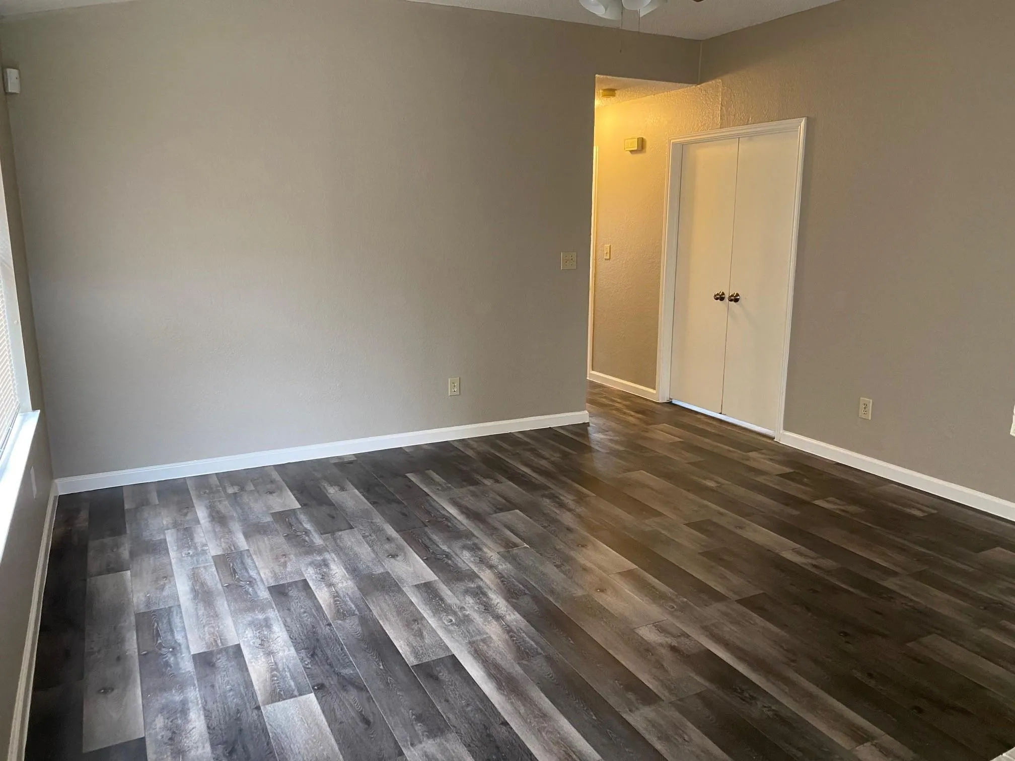 Single Family Residence For Rent in Dallas County , 3055 Gregory Lane, Grand Prairie, Texas 75052, 2 Bedroom, 2 Bathroom, Garage spaces, 1,078 Sqft, built in 1985, mls#21409631, Real Estate Agent in Grand Prairie, Homes For Rent in Dallas county, Homes For Rent in Grand Prairie, Realtor in Grand Prairie Texas, Real Estate Brokerage Independent Realty Texas, Luminita Cordes Realtor