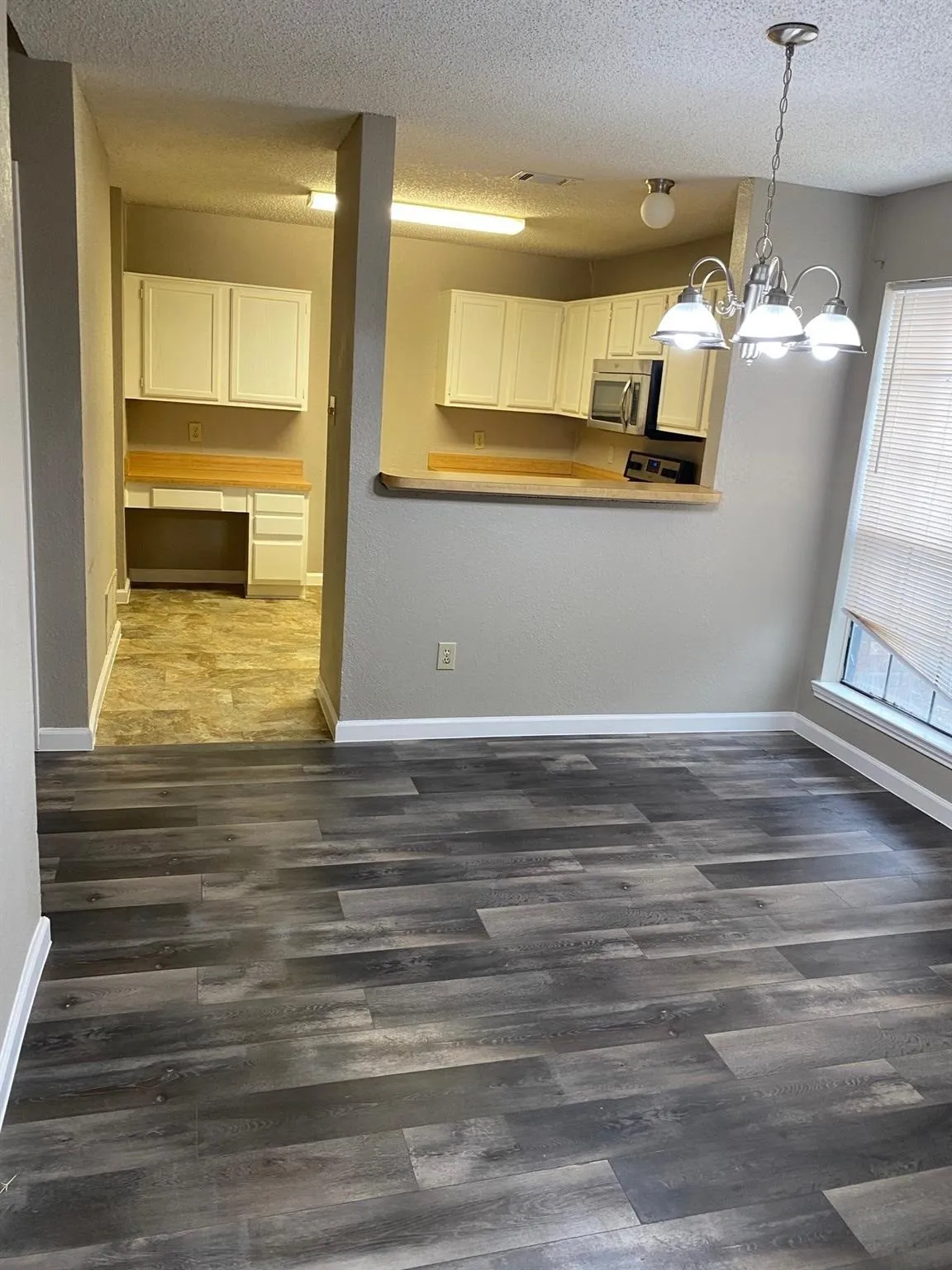 Single Family Residence For Rent in Dallas County , 3055 Gregory Lane, Grand Prairie, Texas 75052, 2 Bedroom, 2 Bathroom, Garage spaces, 1,078 Sqft, built in 1985, mls#21409631, Real Estate Agent in Grand Prairie, Homes For Rent in Dallas county, Homes For Rent in Grand Prairie, Realtor in Grand Prairie Texas, Real Estate Brokerage Independent Realty Texas, Luminita Cordes Realtor