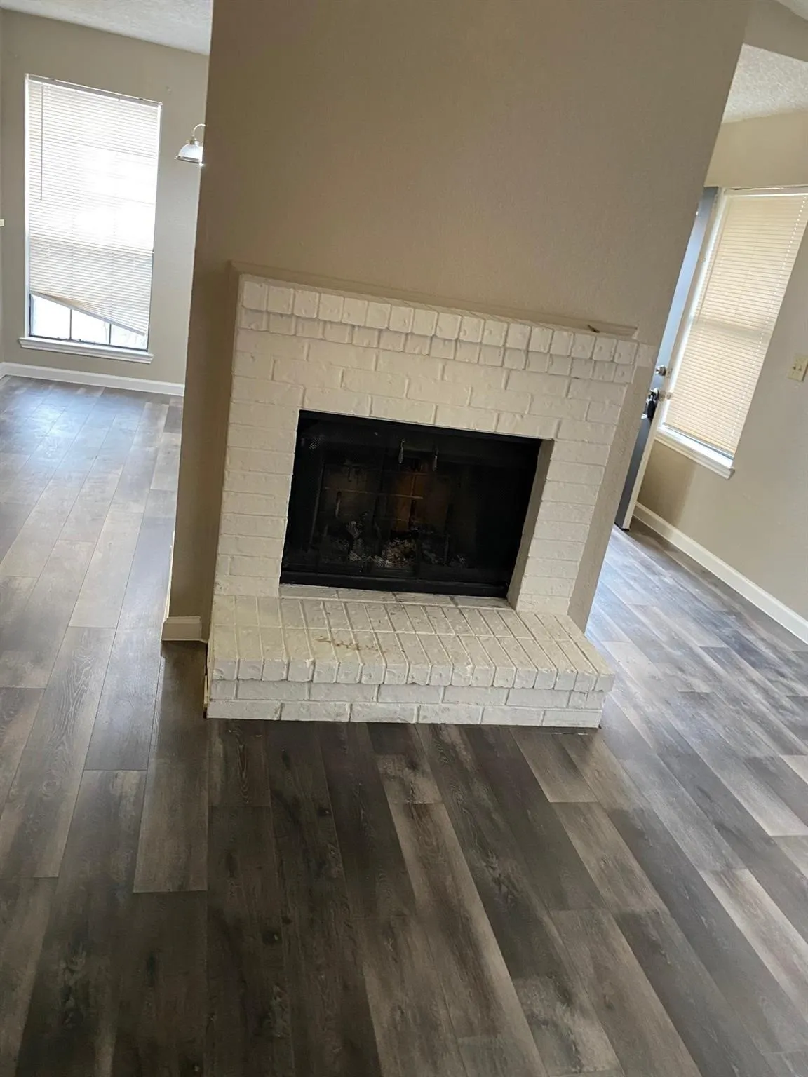 Single Family Residence For Rent in Dallas County , 3055 Gregory Lane, Grand Prairie, Texas 75052, 2 Bedroom, 2 Bathroom, Garage spaces, 1,078 Sqft, built in 1985, mls#21409631, Real Estate Agent in Grand Prairie, Homes For Rent in Dallas county, Homes For Rent in Grand Prairie, Realtor in Grand Prairie Texas, Real Estate Brokerage Independent Realty Texas, Luminita Cordes Realtor