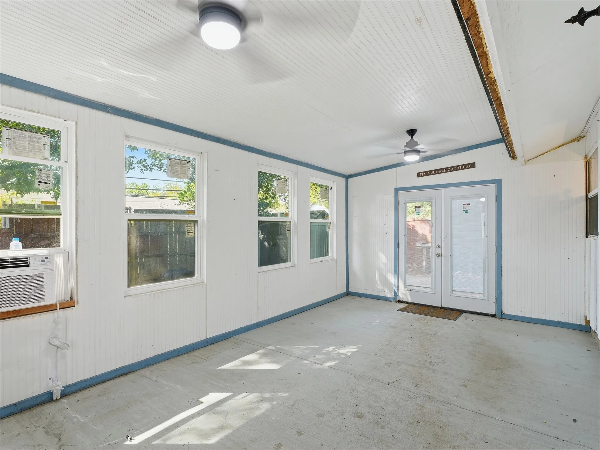 Single Family Residence For Rent in Dallas County , 1402 Addington Street, Irving, Texas 75062, 3 Bedroom, 1 Bathroom, 2 Garage spaces, 1,831 Sqft, built in 1961, mls#21409597, Real Estate Agent in Irving, Homes For Rent in Dallas county, Homes For Rent in Irving, Realtor in Irving Texas, Real Estate Brokerage Independent Realty Texas, Luminita Cordes Realtor