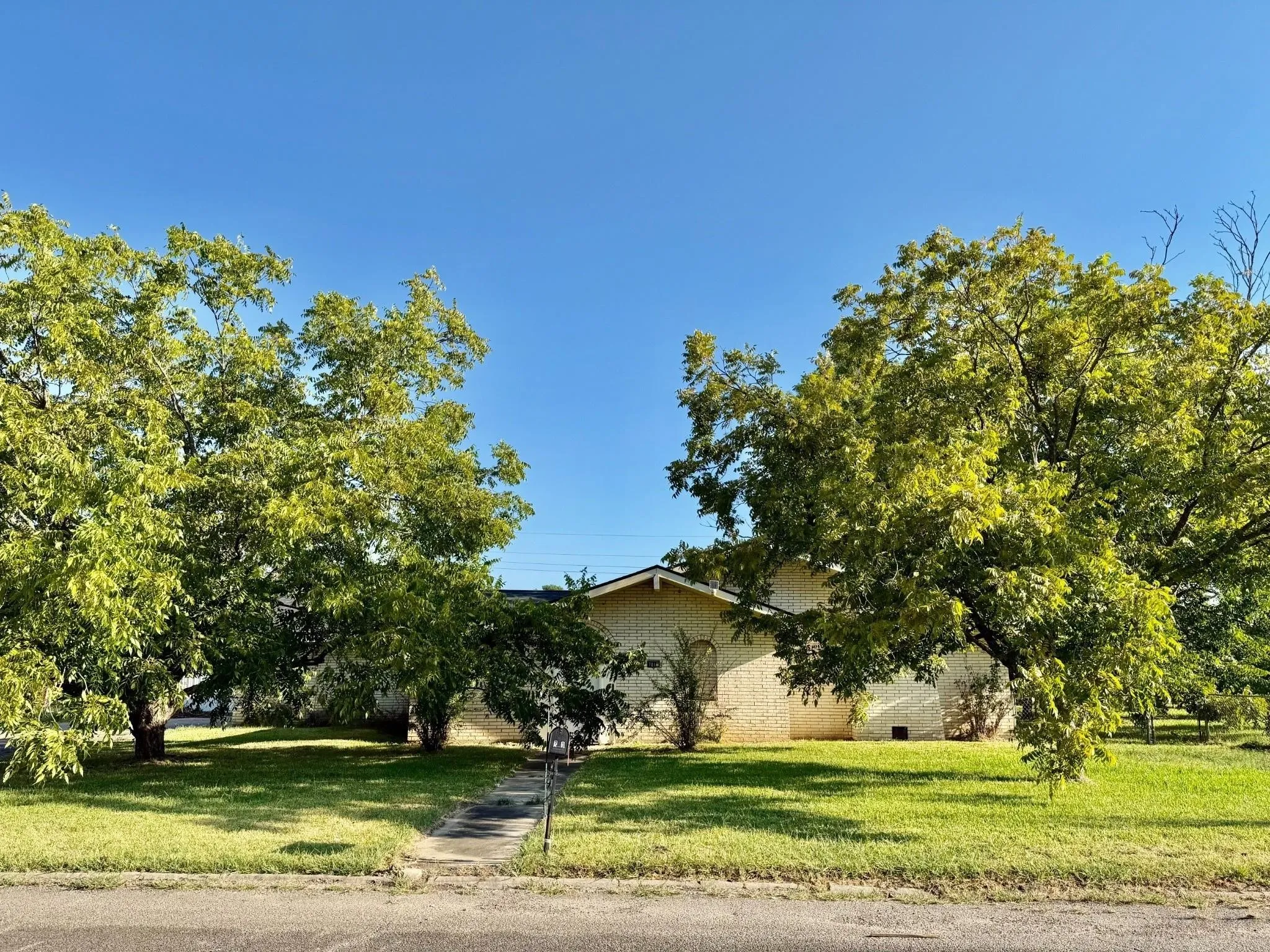 Single Family Residence For Rent