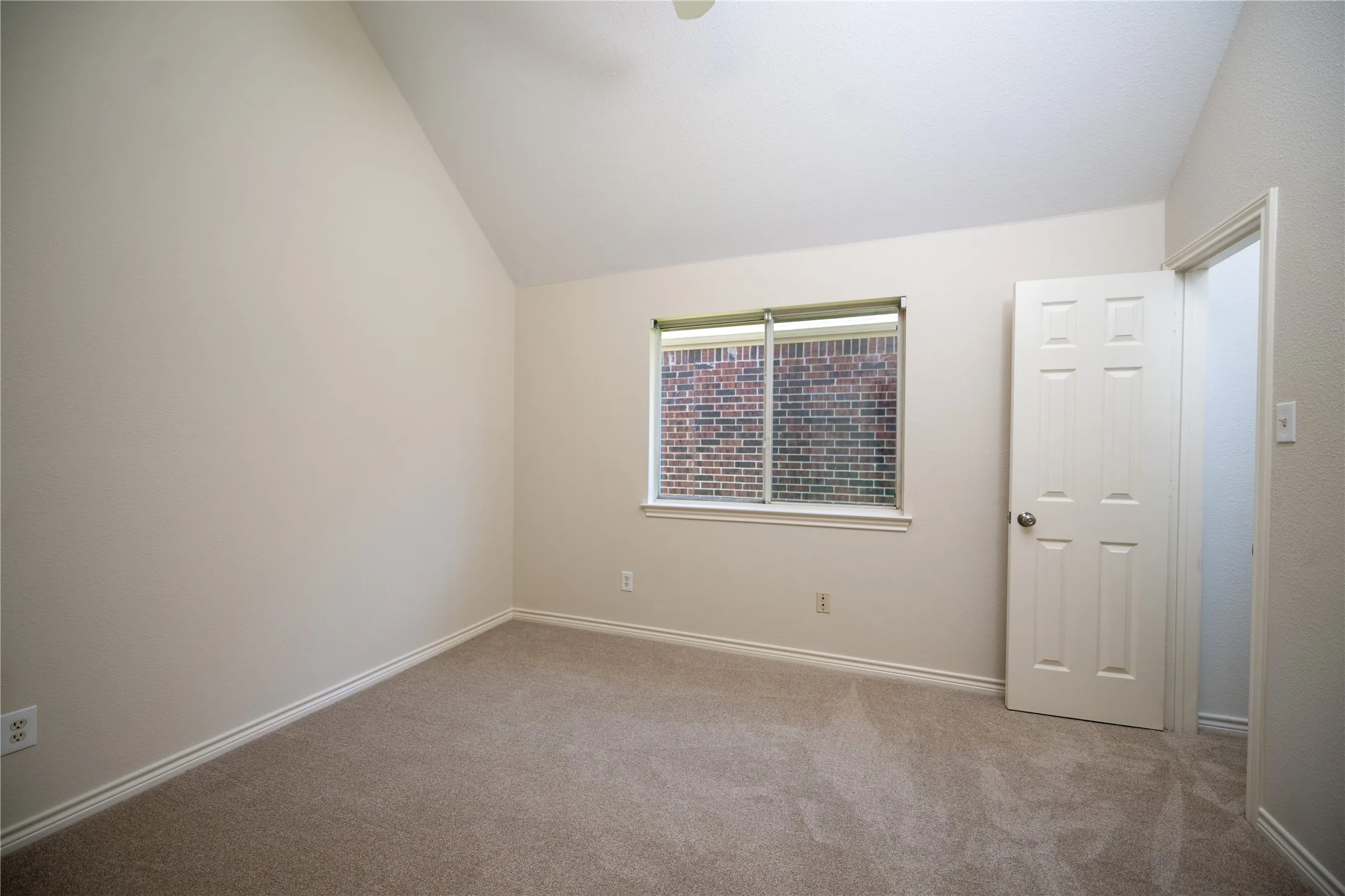 Single Family Residence For Rent in Collin County , 6116 Park Meadow Lane, Plano, Texas 75093, 3 Bedroom, 2 Bathroom, 2 Garage spaces, 1,726 Sqft, built in 1997, mls#21409408, Real Estate Agent in Plano, Homes For Rent in Collin county, Homes For Rent in Plano, Realtor in Plano Texas, Real Estate Brokerage Independent Realty Texas, Luminita Cordes Realtor