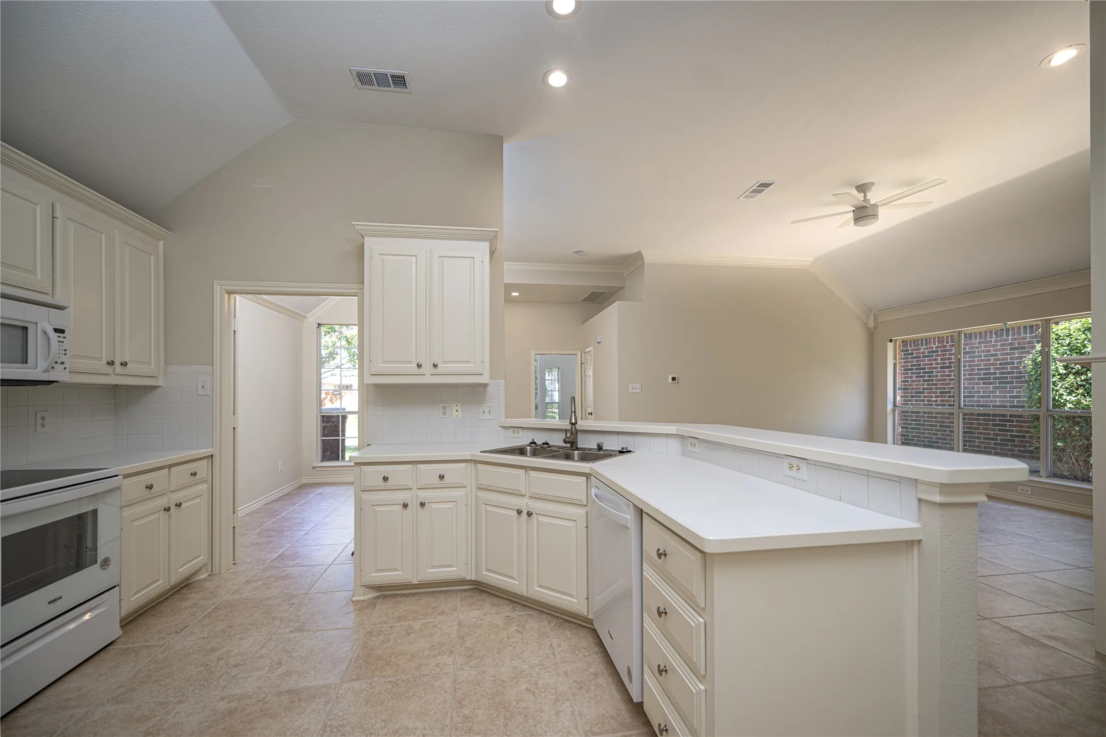 Single Family Residence For Rent in Collin County , 6116 Park Meadow Lane, Plano, Texas 75093, 3 Bedroom, 2 Bathroom, 2 Garage spaces, 1,726 Sqft, built in 1997, mls#21409408, Real Estate Agent in Plano, Homes For Rent in Collin county, Homes For Rent in Plano, Realtor in Plano Texas, Real Estate Brokerage Independent Realty Texas, Luminita Cordes Realtor