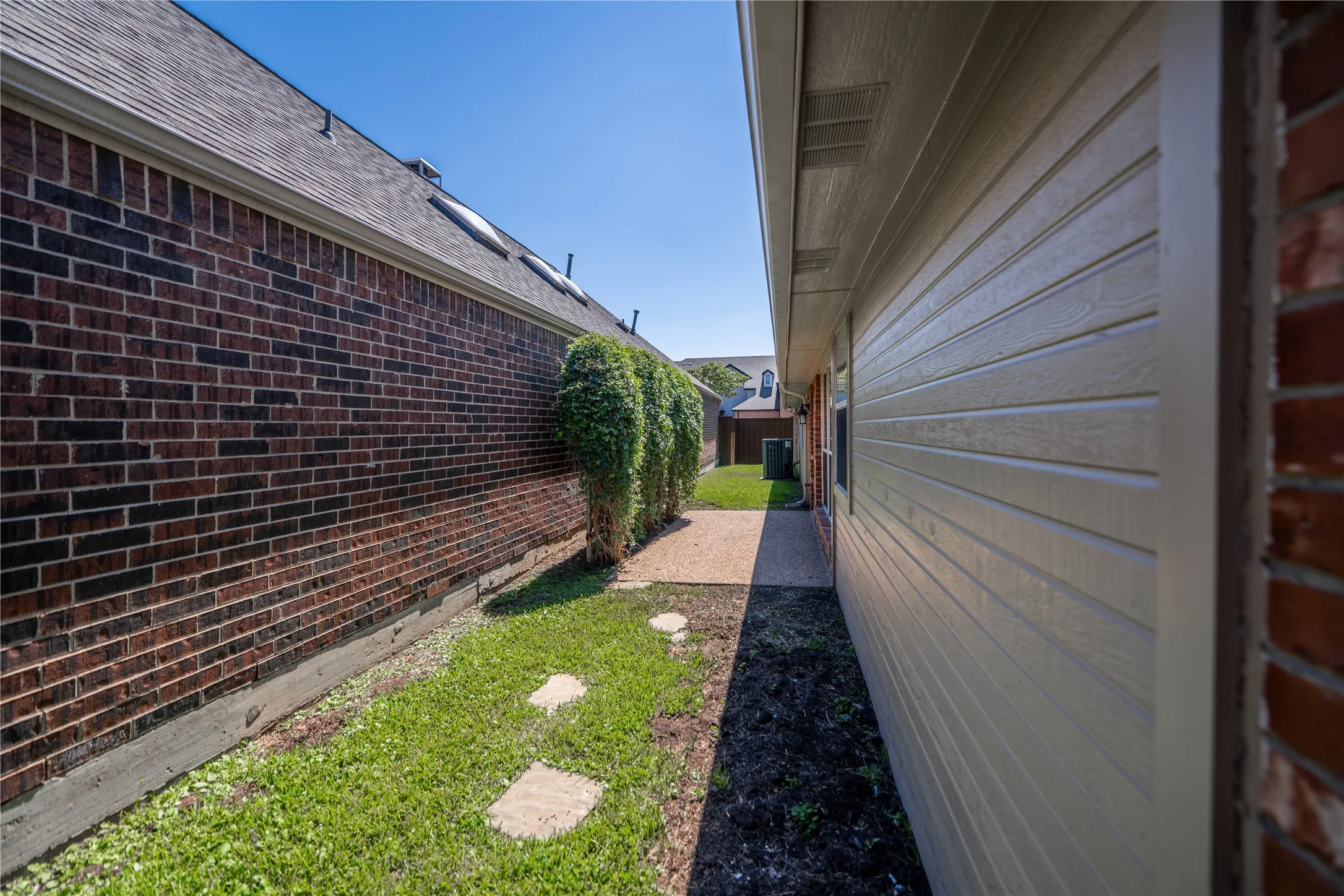Single Family Residence For Rent in Collin County , 6116 Park Meadow Lane, Plano, Texas 75093, 3 Bedroom, 2 Bathroom, 2 Garage spaces, 1,726 Sqft, built in 1997, mls#21409408, Real Estate Agent in Plano, Homes For Rent in Collin county, Homes For Rent in Plano, Realtor in Plano Texas, Real Estate Brokerage Independent Realty Texas, Luminita Cordes Realtor