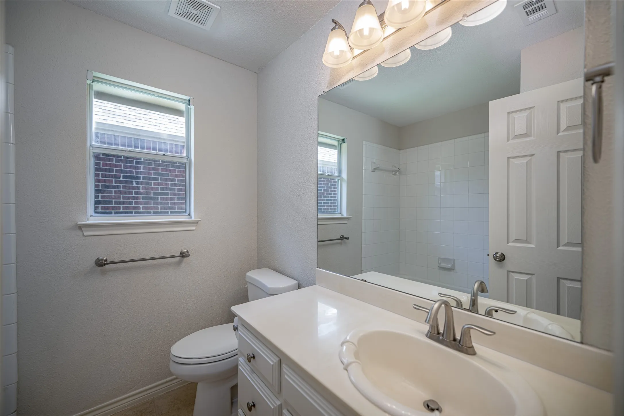 Single Family Residence For Rent in Collin County , 6116 Park Meadow Lane, Plano, Texas 75093, 3 Bedroom, 2 Bathroom, 2 Garage spaces, 1,726 Sqft, built in 1997, mls#21409408, Real Estate Agent in Plano, Homes For Rent in Collin county, Homes For Rent in Plano, Realtor in Plano Texas, Real Estate Brokerage Independent Realty Texas, Luminita Cordes Realtor