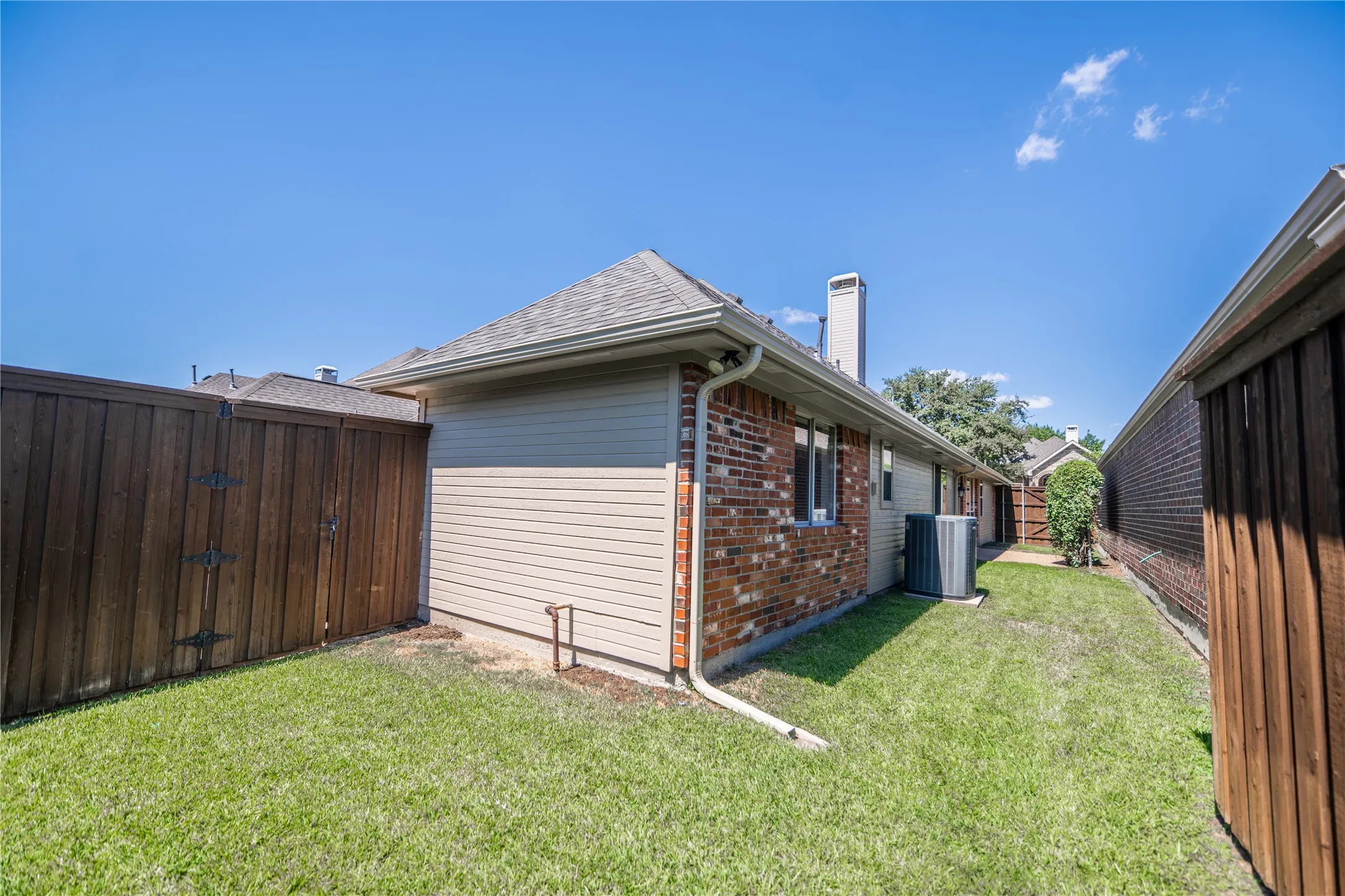 Single Family Residence For Rent in Collin County , 6116 Park Meadow Lane, Plano, Texas 75093, 3 Bedroom, 2 Bathroom, 2 Garage spaces, 1,726 Sqft, built in 1997, mls#21409408, Real Estate Agent in Plano, Homes For Rent in Collin county, Homes For Rent in Plano, Realtor in Plano Texas, Real Estate Brokerage Independent Realty Texas, Luminita Cordes Realtor