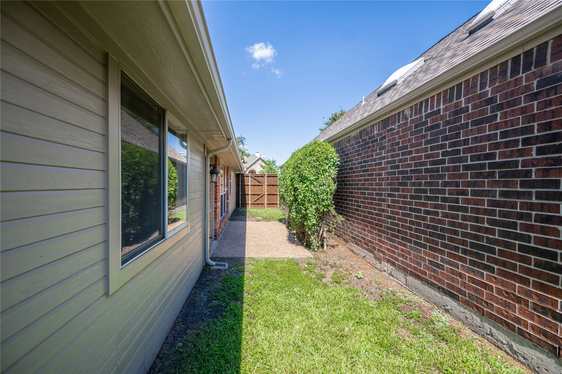 Single Family Residence For Rent in Collin County , 6116 Park Meadow Lane, Plano, Texas 75093, 3 Bedroom, 2 Bathroom, 2 Garage spaces, 1,726 Sqft, built in 1997, mls#21409408, Real Estate Agent in Plano, Homes For Rent in Collin county, Homes For Rent in Plano, Realtor in Plano Texas, Real Estate Brokerage Independent Realty Texas, Luminita Cordes Realtor