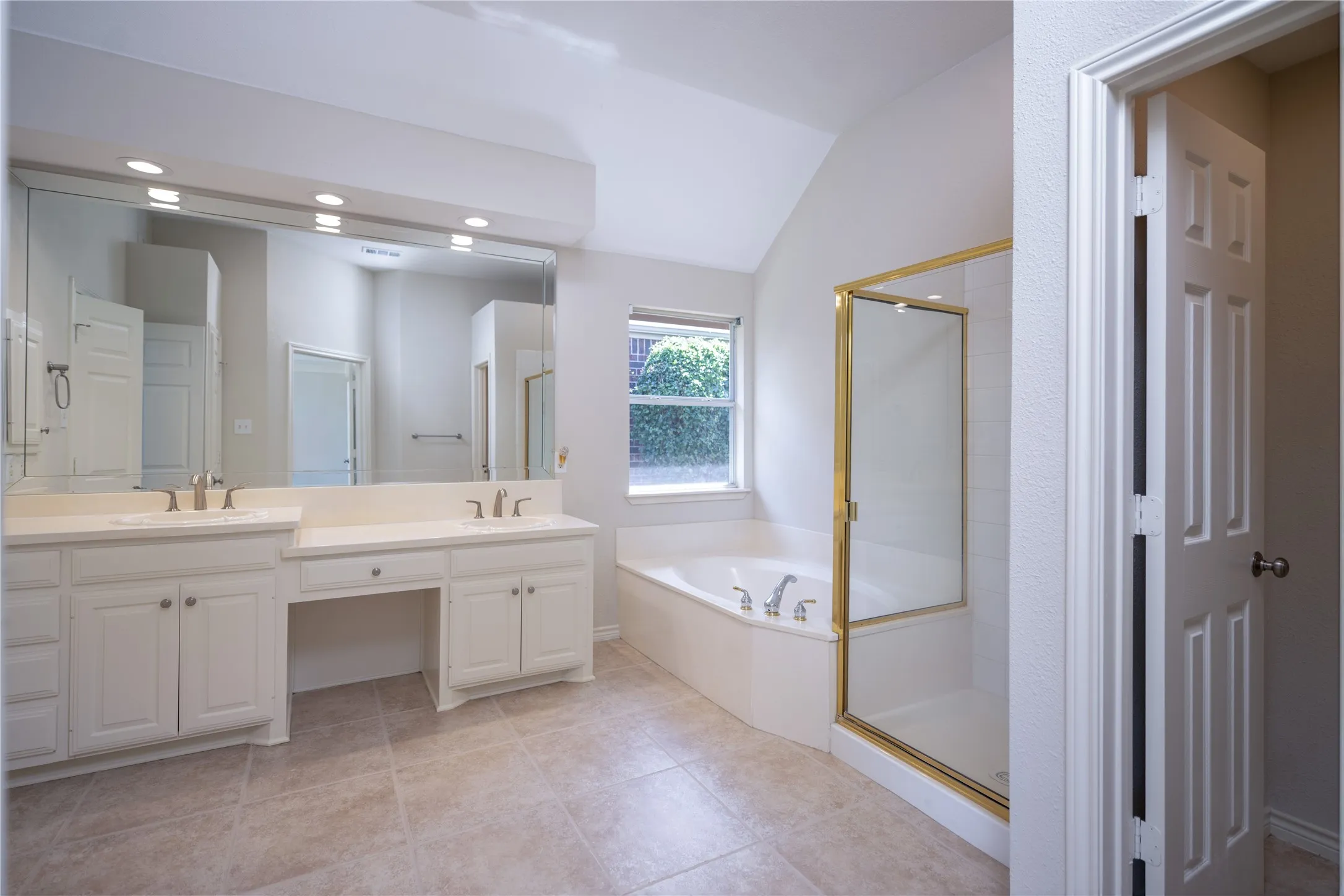 Single Family Residence For Rent in Collin County , 6116 Park Meadow Lane, Plano, Texas 75093, 3 Bedroom, 2 Bathroom, 2 Garage spaces, 1,726 Sqft, built in 1997, mls#21409408, Real Estate Agent in Plano, Homes For Rent in Collin county, Homes For Rent in Plano, Realtor in Plano Texas, Real Estate Brokerage Independent Realty Texas, Luminita Cordes Realtor