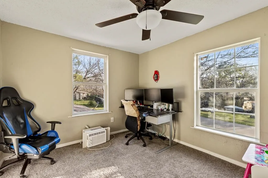 Single Family Residence For Sale in Henderson County , 303 Whispering Oaks Trail, Payne Springs, Texas 75156, 4 Bedroom, 2 Bathroom, 2 Garage spaces, 1,618 Sqft, built in 1960, mls#21409886, Real Estate Agent in Payne Springs, Homes For Sale in Henderson county, Homes For Sale in Payne Springs, Realtor in Payne Springs Texas, Real Estate Brokerage Independent Realty Texas, Luminita Cordes Realtor
