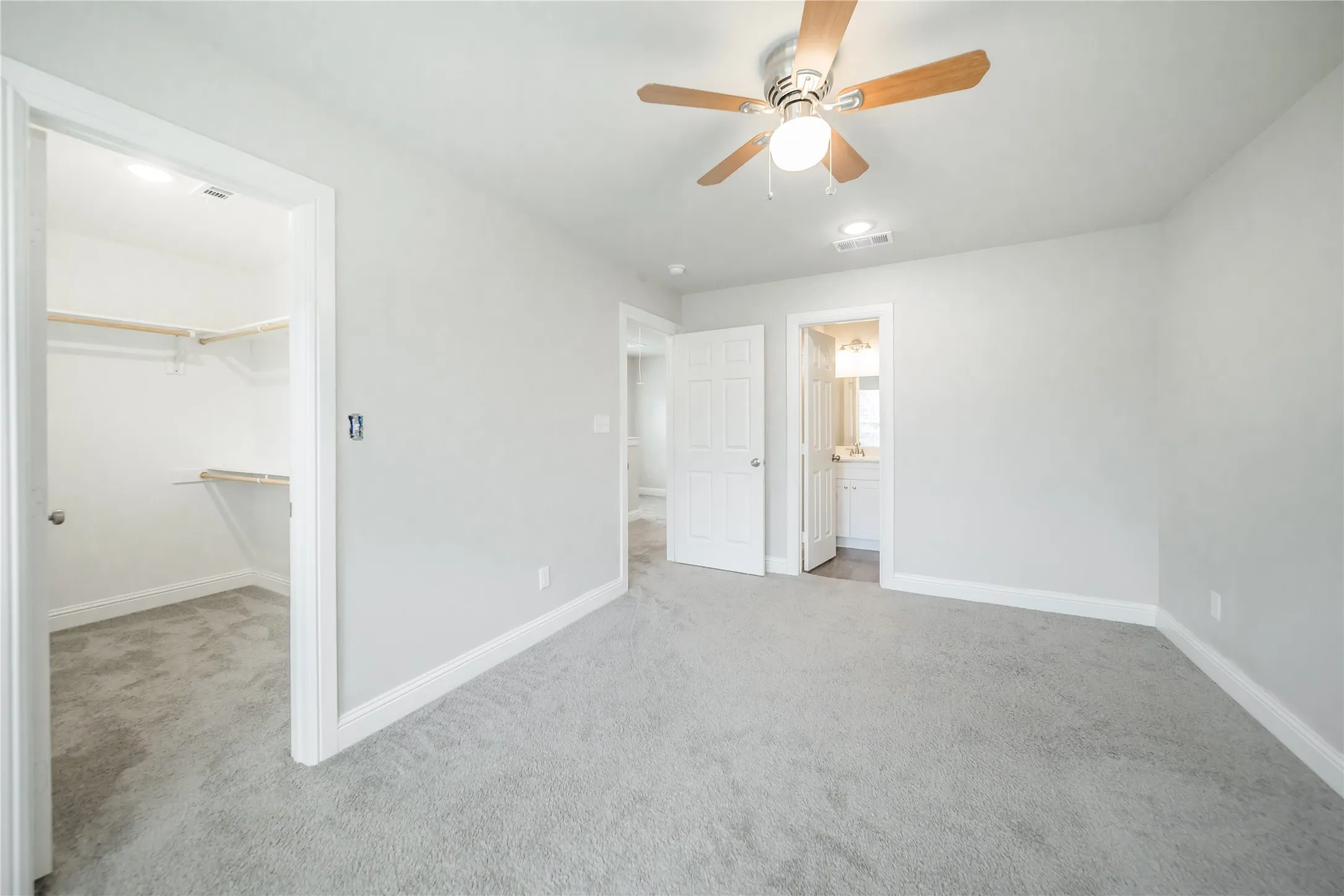Duplex For Rent in Grayson County , 1014 Ford Street, Denison, Texas 75020, 3 Bedroom, 3 Bathroom, 2 Garage spaces, 1,422 Sqft, built in 2022, mls#21409845, Real Estate Agent in Denison, Homes For Rent in Grayson county, Homes For Rent in Denison, Realtor in Denison Texas, Real Estate Brokerage Independent Realty Texas, Luminita Cordes Realtor
