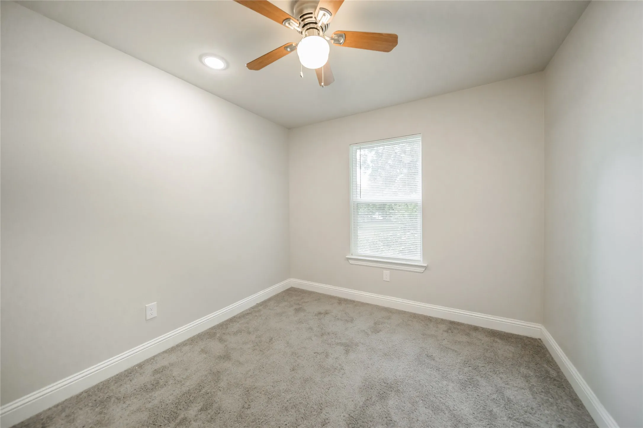 Duplex For Rent in Grayson County , 1014 Ford Street, Denison, Texas 75020, 3 Bedroom, 3 Bathroom, 2 Garage spaces, 1,422 Sqft, built in 2022, mls#21409845, Real Estate Agent in Denison, Homes For Rent in Grayson county, Homes For Rent in Denison, Realtor in Denison Texas, Real Estate Brokerage Independent Realty Texas, Luminita Cordes Realtor