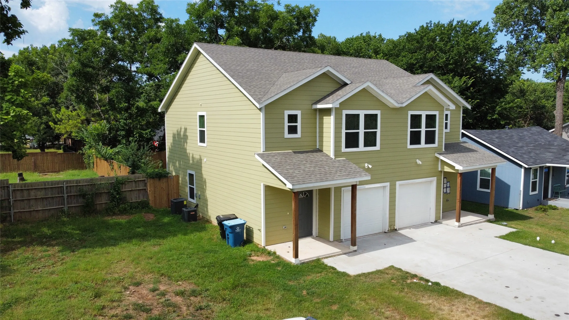 Duplex For Rent in Grayson County , 1014 Ford Street, Denison, Texas 75020, 3 Bedroom, 3 Bathroom, 2 Garage spaces, 1,422 Sqft, built in 2022, mls#21409845, Real Estate Agent in Denison, Homes For Rent in Grayson county, Homes For Rent in Denison, Realtor in Denison Texas, Real Estate Brokerage Independent Realty Texas, Luminita Cordes Realtor