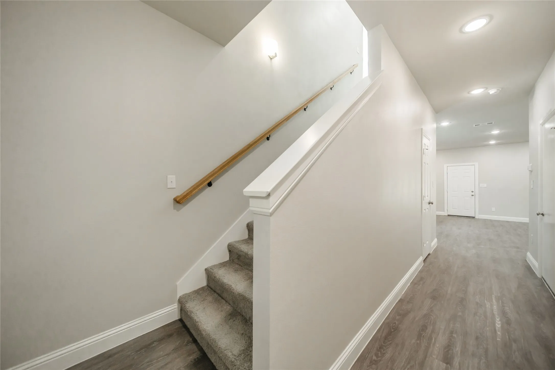 Duplex For Rent in Grayson County , 1014 Ford Street, Denison, Texas 75020, 3 Bedroom, 3 Bathroom, 2 Garage spaces, 1,422 Sqft, built in 2022, mls#21409845, Real Estate Agent in Denison, Homes For Rent in Grayson county, Homes For Rent in Denison, Realtor in Denison Texas, Real Estate Brokerage Independent Realty Texas, Luminita Cordes Realtor