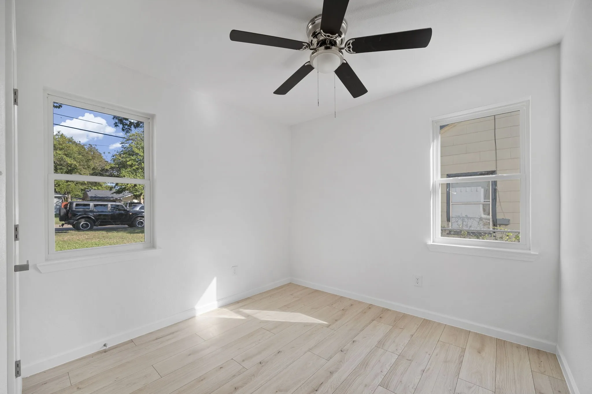 Single Family Residence For Sale in Dallas County , 615 Johnson Drive, Duncanville, Texas 75116, 3 Bedroom, 2 Bathroom, 1 Garage spaces, 1,040 Sqft, built in 1962, mls#21406956, Real Estate Agent in Duncanville, Homes For Sale in Dallas county, Homes For Sale in Duncanville, Realtor in Duncanville Texas, Real Estate Brokerage Independent Realty Texas, Luminita Cordes Realtor