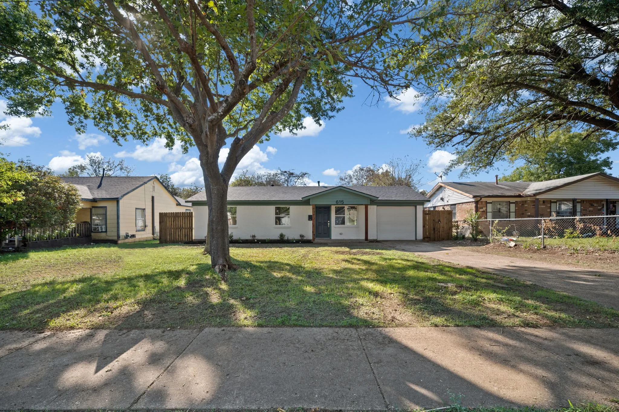 Single Family Residence For Sale in Dallas County , 615 Johnson Drive, Duncanville, Texas 75116, 3 Bedroom, 2 Bathroom, 1 Garage spaces, 1,040 Sqft, built in 1962, mls#21406956, Real Estate Agent in Duncanville, Homes For Sale in Dallas county, Homes For Sale in Duncanville, Realtor in Duncanville Texas, Real Estate Brokerage Independent Realty Texas, Luminita Cordes Realtor