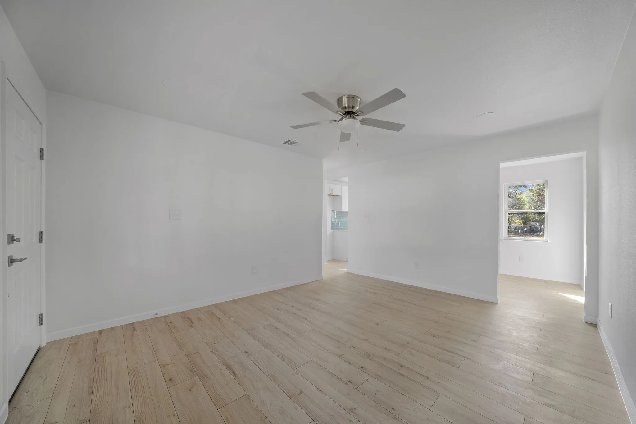 Single Family Residence For Sale in Dallas County , 615 Johnson Drive, Duncanville, Texas 75116, 3 Bedroom, 2 Bathroom, 1 Garage spaces, 1,040 Sqft, built in 1962, mls#21406956, Real Estate Agent in Duncanville, Homes For Sale in Dallas county, Homes For Sale in Duncanville, Realtor in Duncanville Texas, Real Estate Brokerage Independent Realty Texas, Luminita Cordes Realtor
