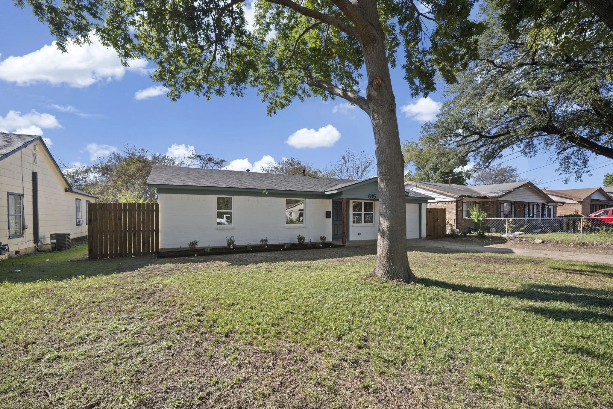 Single Family Residence For Sale in Dallas County , 615 Johnson Drive, Duncanville, Texas 75116, 3 Bedroom, 2 Bathroom, 1 Garage spaces, 1,040 Sqft, built in 1962, mls#21406956, Real Estate Agent in Duncanville, Homes For Sale in Dallas county, Homes For Sale in Duncanville, Realtor in Duncanville Texas, Real Estate Brokerage Independent Realty Texas, Luminita Cordes Realtor