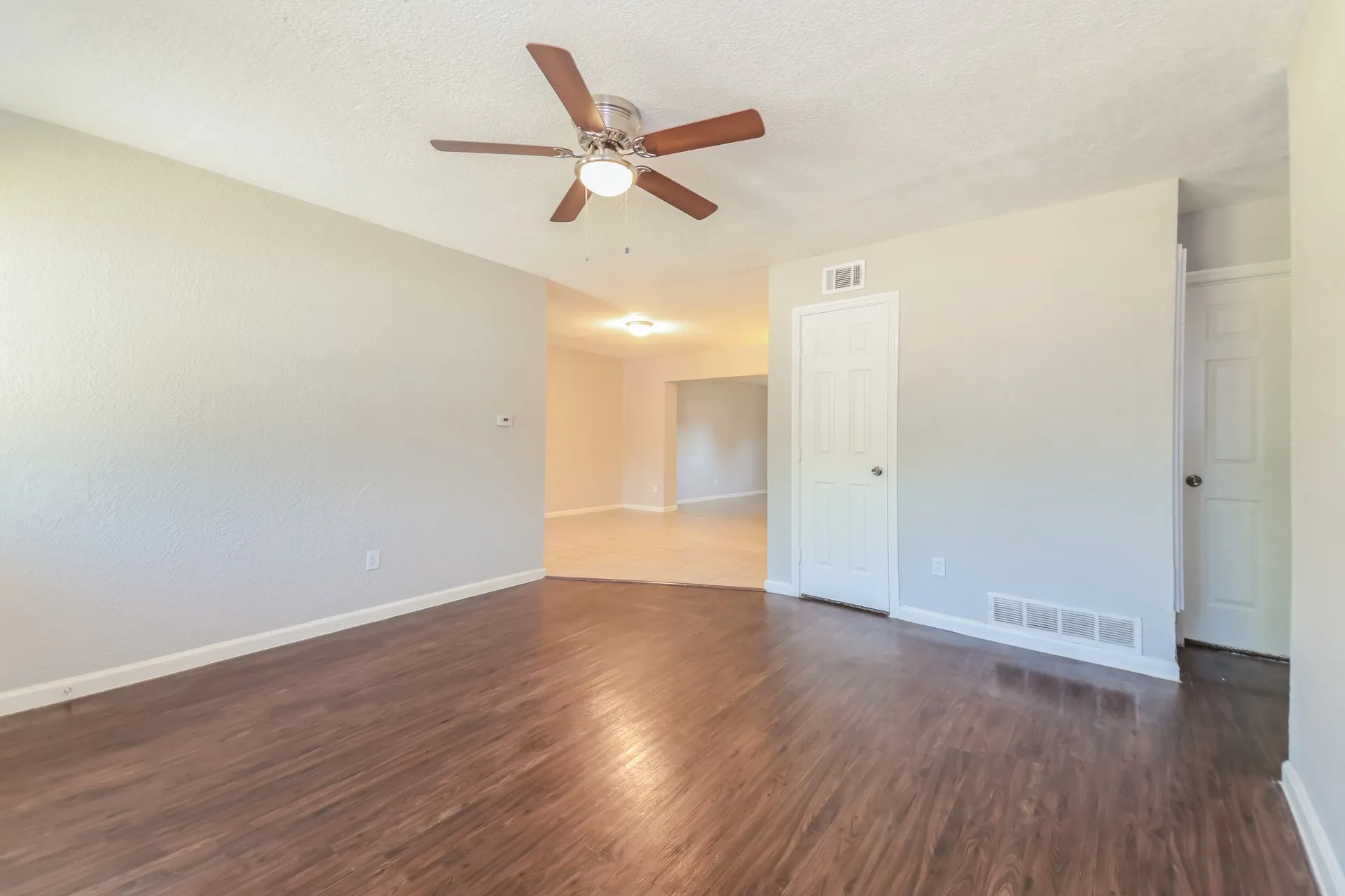 Single Family Residence For Rent in Collin County , 1600 Judy Drive, Plano, Texas 75074, 3 Bedroom, 1 Bathroom, Garage spaces, 1,216 Sqft, built in 1964, mls#21409887, Real Estate Agent in Plano, Homes For Rent in Collin county, Homes For Rent in Plano, Realtor in Plano Texas, Real Estate Brokerage Independent Realty Texas, Luminita Cordes Realtor