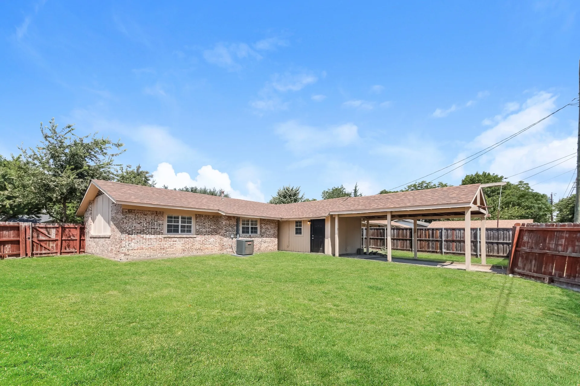 Single Family Residence For Rent in Collin County , 1600 Judy Drive, Plano, Texas 75074, 3 Bedroom, 1 Bathroom, Garage spaces, 1,216 Sqft, built in 1964, mls#21409887, Real Estate Agent in Plano, Homes For Rent in Collin county, Homes For Rent in Plano, Realtor in Plano Texas, Real Estate Brokerage Independent Realty Texas, Luminita Cordes Realtor