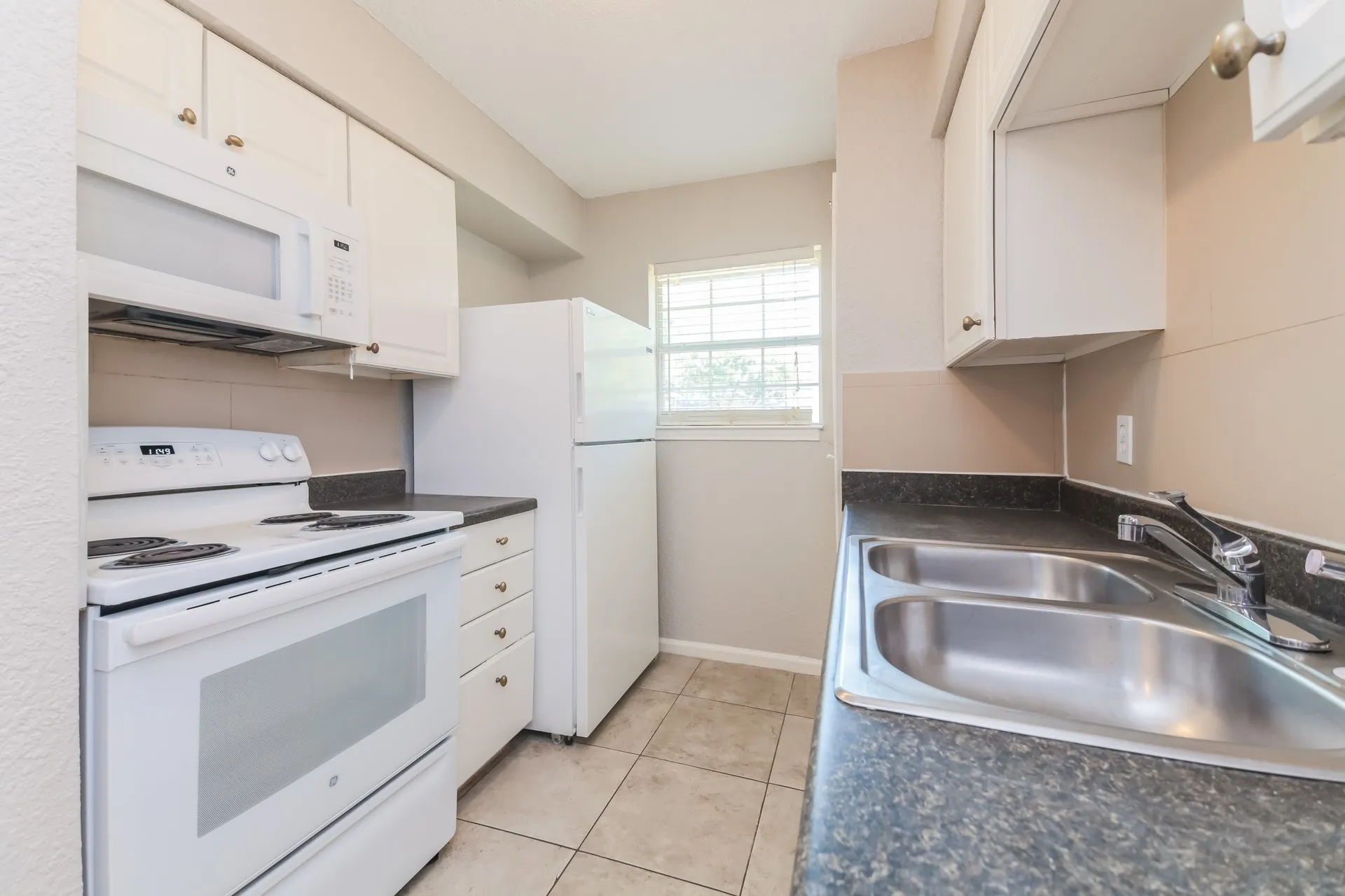 Single Family Residence For Rent in Collin County , 1600 Judy Drive, Plano, Texas 75074, 3 Bedroom, 1 Bathroom, Garage spaces, 1,216 Sqft, built in 1964, mls#21409887, Real Estate Agent in Plano, Homes For Rent in Collin county, Homes For Rent in Plano, Realtor in Plano Texas, Real Estate Brokerage Independent Realty Texas, Luminita Cordes Realtor