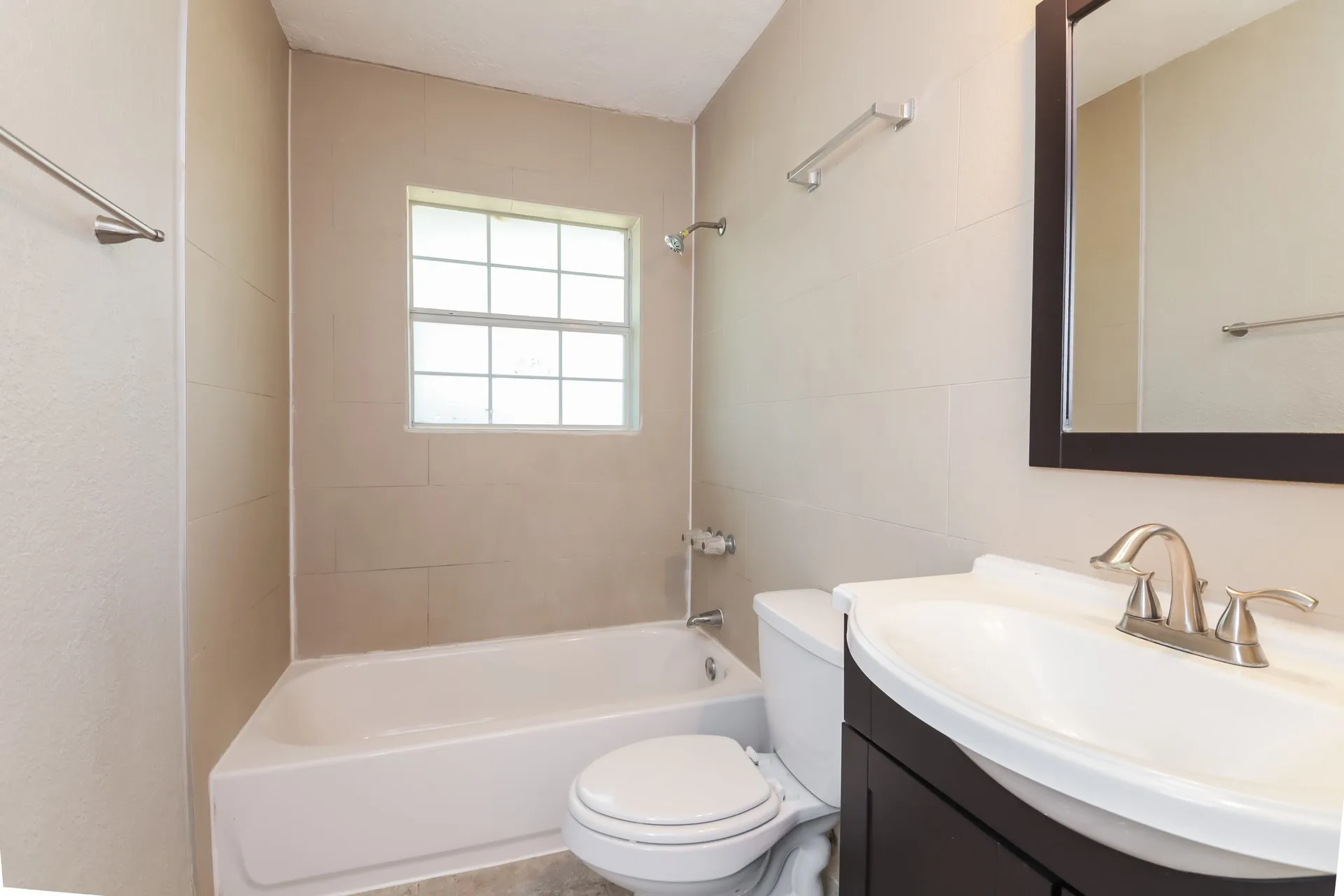 Single Family Residence For Rent in Collin County , 1600 Judy Drive, Plano, Texas 75074, 3 Bedroom, 1 Bathroom, Garage spaces, 1,216 Sqft, built in 1964, mls#21409887, Real Estate Agent in Plano, Homes For Rent in Collin county, Homes For Rent in Plano, Realtor in Plano Texas, Real Estate Brokerage Independent Realty Texas, Luminita Cordes Realtor