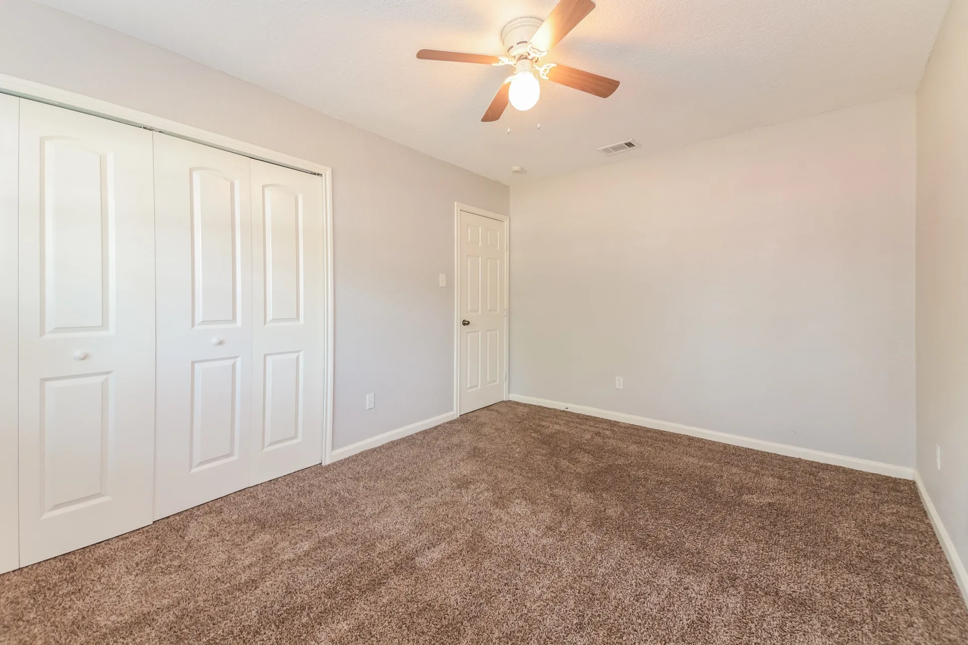 Single Family Residence For Rent in Collin County , 1600 Judy Drive, Plano, Texas 75074, 3 Bedroom, 1 Bathroom, Garage spaces, 1,216 Sqft, built in 1964, mls#21409887, Real Estate Agent in Plano, Homes For Rent in Collin county, Homes For Rent in Plano, Realtor in Plano Texas, Real Estate Brokerage Independent Realty Texas, Luminita Cordes Realtor