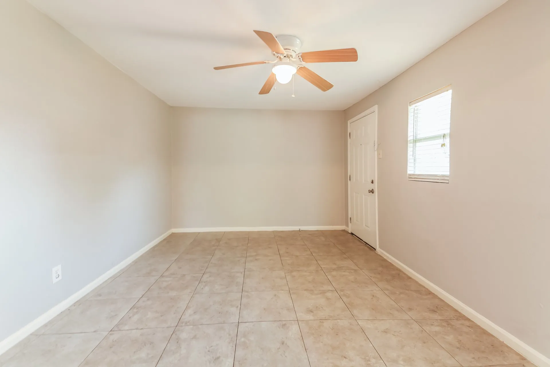 Single Family Residence For Rent in Collin County , 1600 Judy Drive, Plano, Texas 75074, 3 Bedroom, 1 Bathroom, Garage spaces, 1,216 Sqft, built in 1964, mls#21409887, Real Estate Agent in Plano, Homes For Rent in Collin county, Homes For Rent in Plano, Realtor in Plano Texas, Real Estate Brokerage Independent Realty Texas, Luminita Cordes Realtor