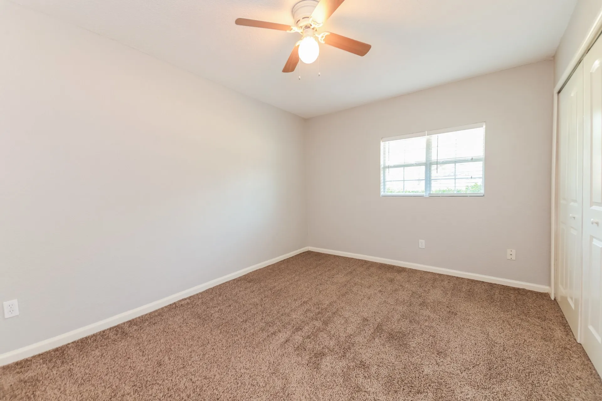 Single Family Residence For Rent in Collin County , 1600 Judy Drive, Plano, Texas 75074, 3 Bedroom, 1 Bathroom, Garage spaces, 1,216 Sqft, built in 1964, mls#21409887, Real Estate Agent in Plano, Homes For Rent in Collin county, Homes For Rent in Plano, Realtor in Plano Texas, Real Estate Brokerage Independent Realty Texas, Luminita Cordes Realtor
