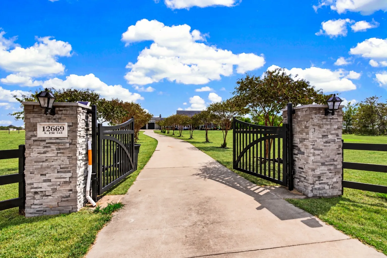 Single Family Residence For Sale in Rockwall County , 12669 S Fm 548, Royse City, Texas 75189, 6 Bedroom, 7 Bathroom, 5 Garage spaces, 4,748 Sqft, built in 2014, mls#21397762, Real Estate Agent in Royse City, Homes For Sale in Rockwall county, Homes For Sale in Royse City, Realtor in Royse City Texas, Real Estate Brokerage Independent Realty Texas, Luminita Cordes Realtor